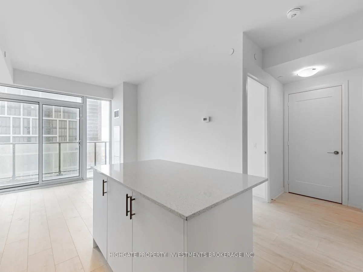 Photo 9 of Unit 1203, 9000 Jane Street, Vaughan, Concord — HOMEH