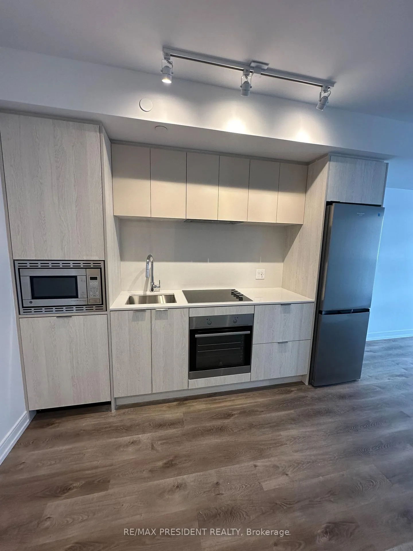 Front of Unit 1117, 1 Jarvis Street