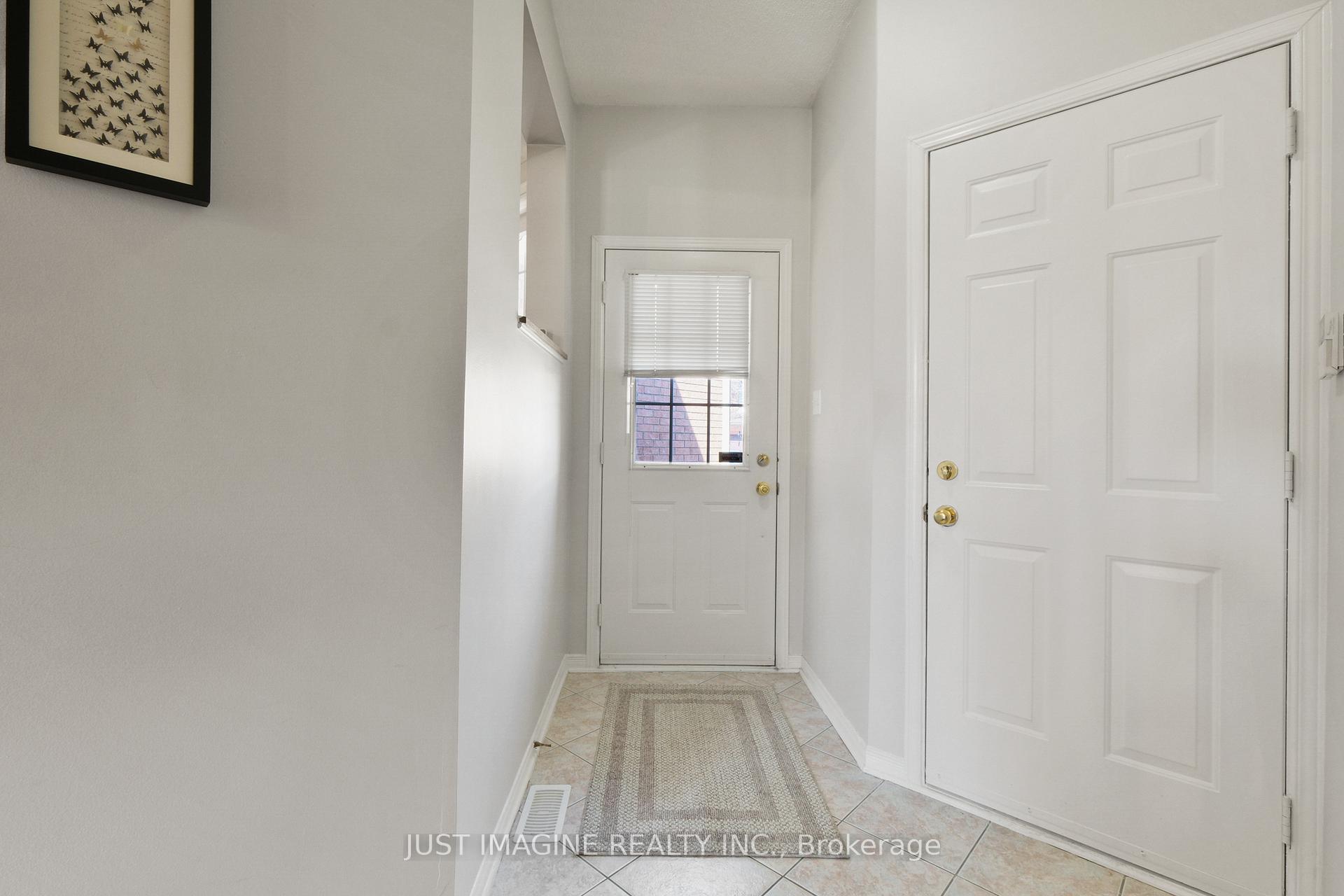 Photo 4 of 24 Binbury Way, Ottawa, Hunt Club Park/Greenboro — HOMEH