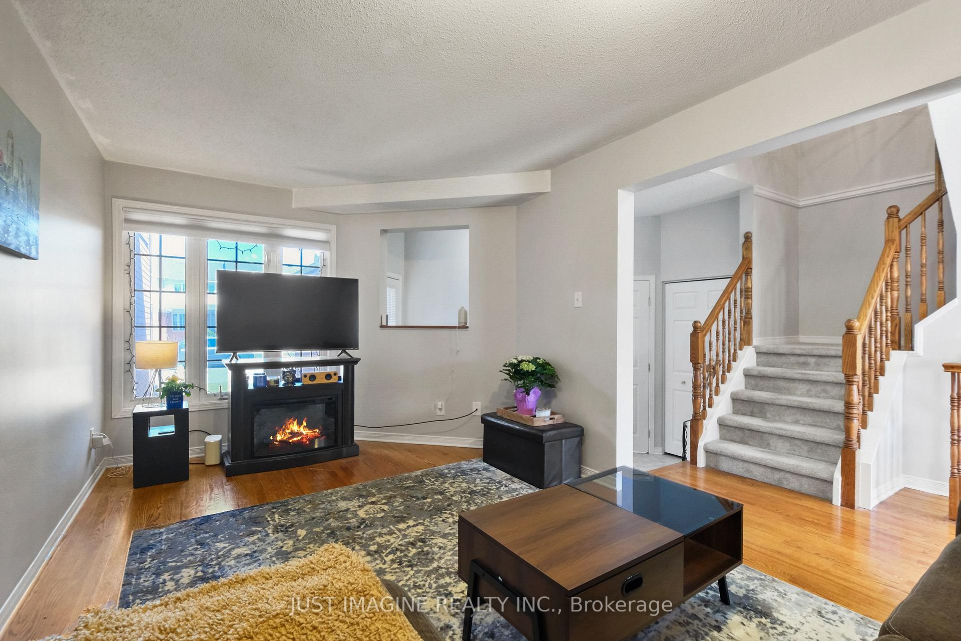 Photo 7 of 24 Binbury Way, Ottawa, Hunt Club Park/Greenboro — HOMEH
