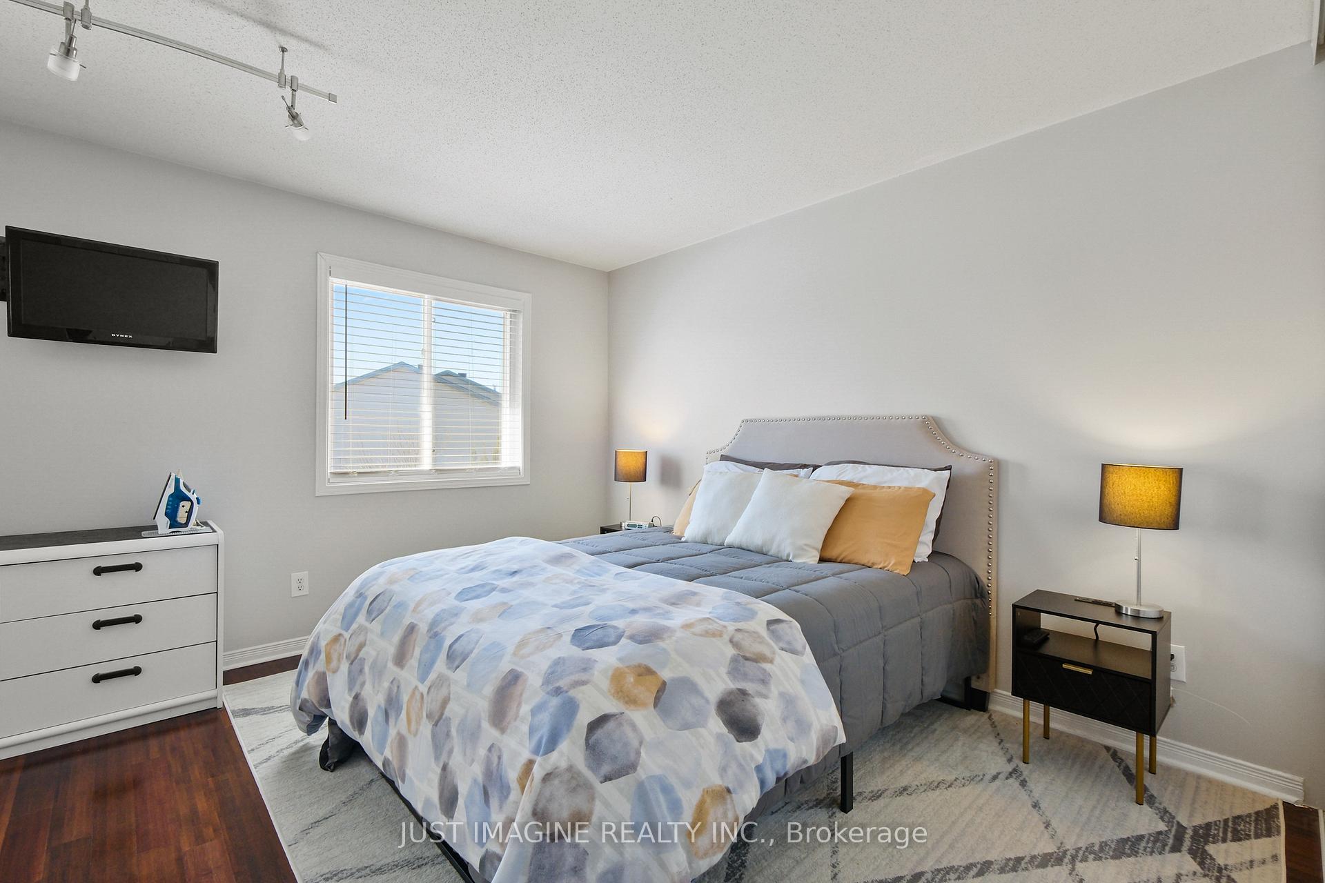 Photo 14 of 24 Binbury Way, Ottawa, Hunt Club Park/Greenboro — HOMEH