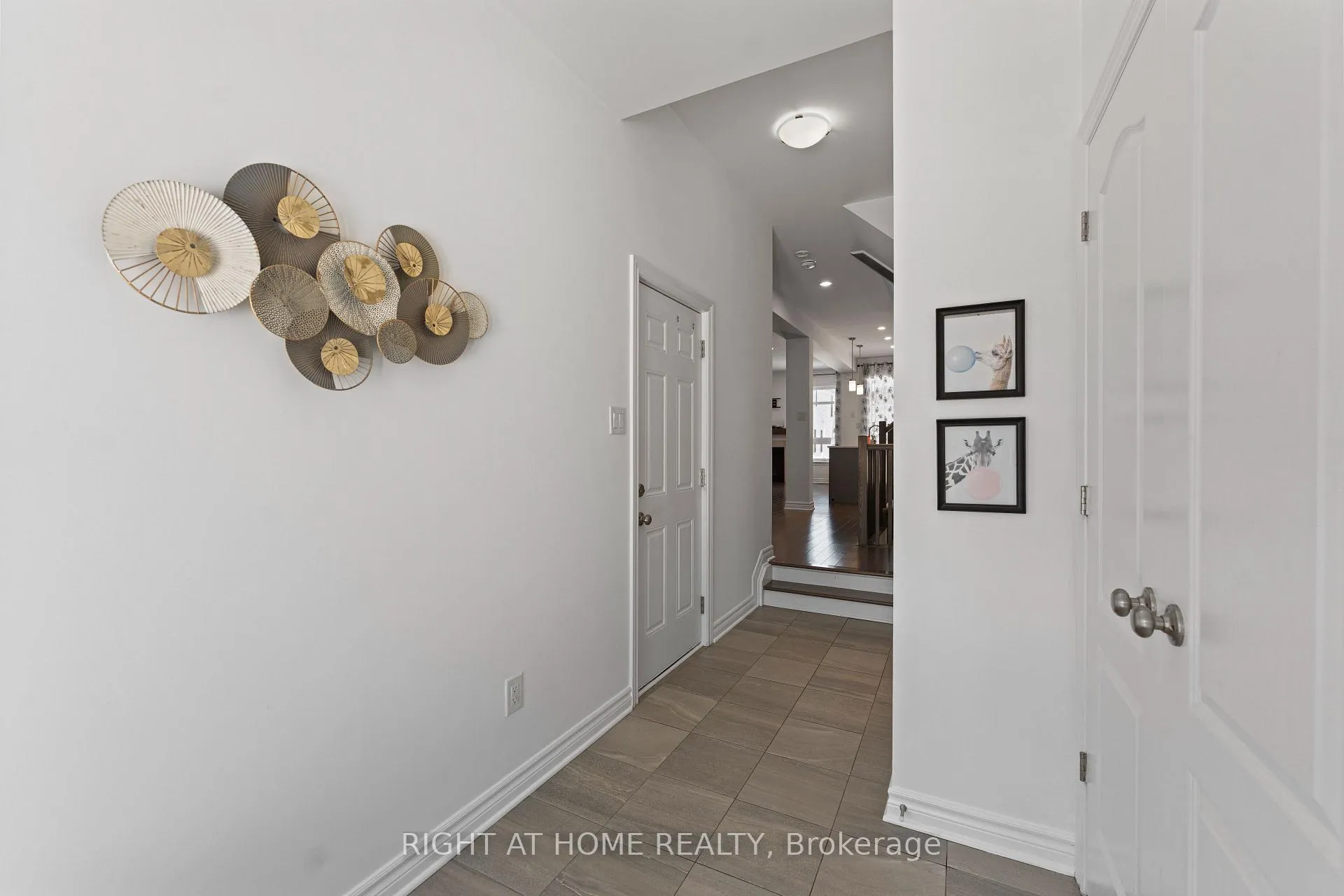 Photo 2 of 231 Osterley Way, Ottawa, Stittsville (South) — HOMEH