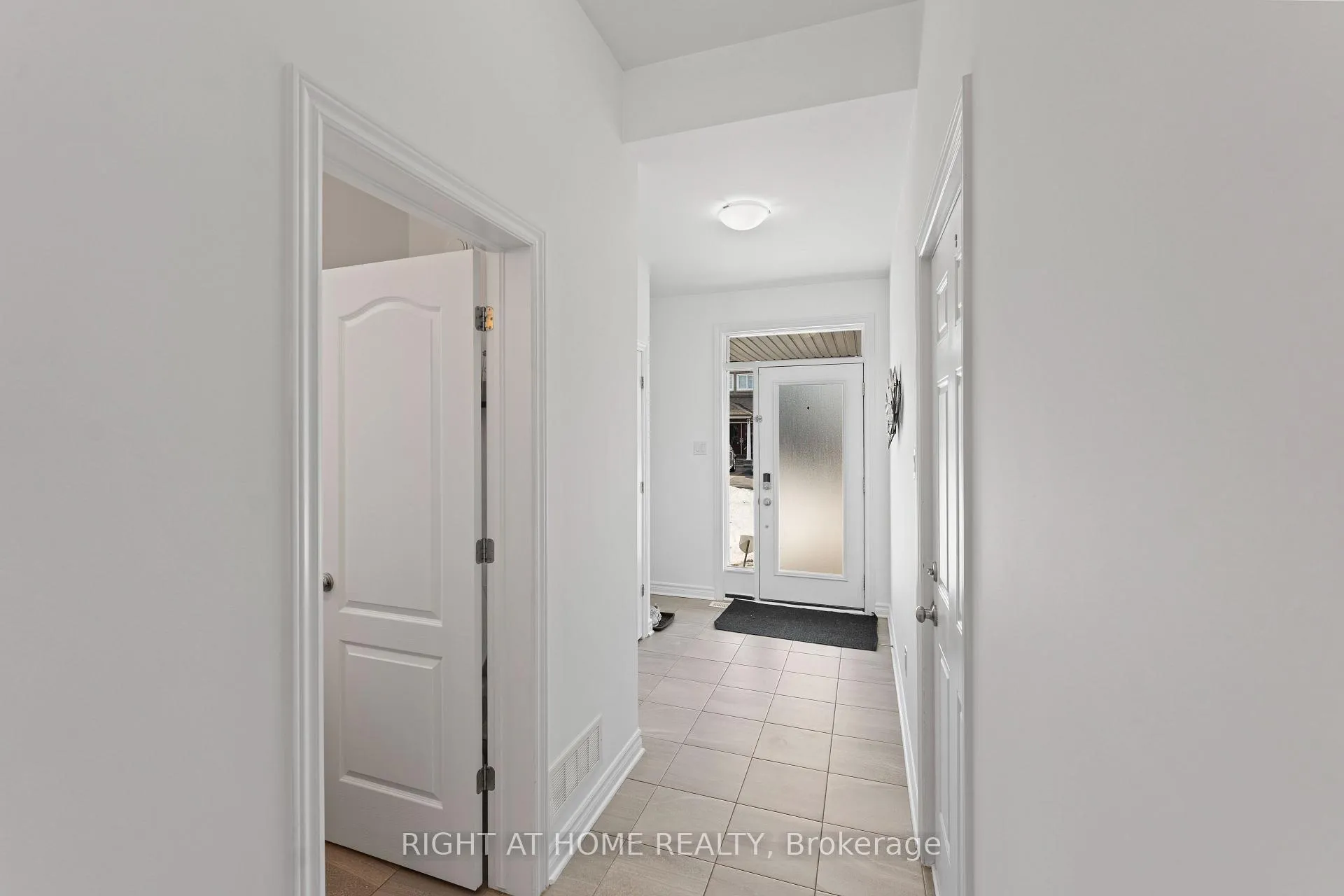 Photo 4 of 231 Osterley Way, Ottawa, Stittsville (South) — HOMEH