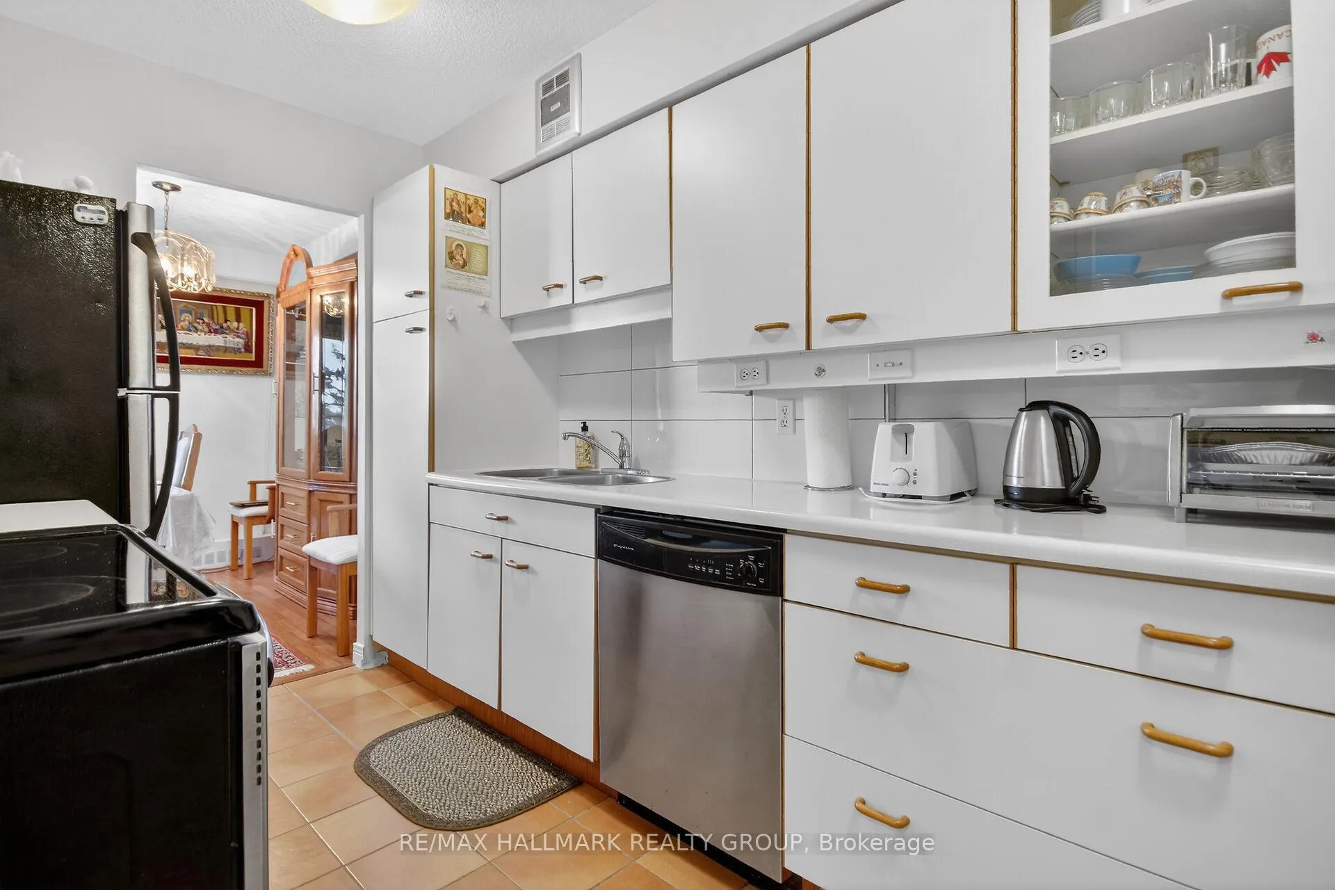Photo 14 of Unit 407, 2400 Virginia Drive, Ottawa, Guildwood Estates - Urbandale Acres — HOMEH