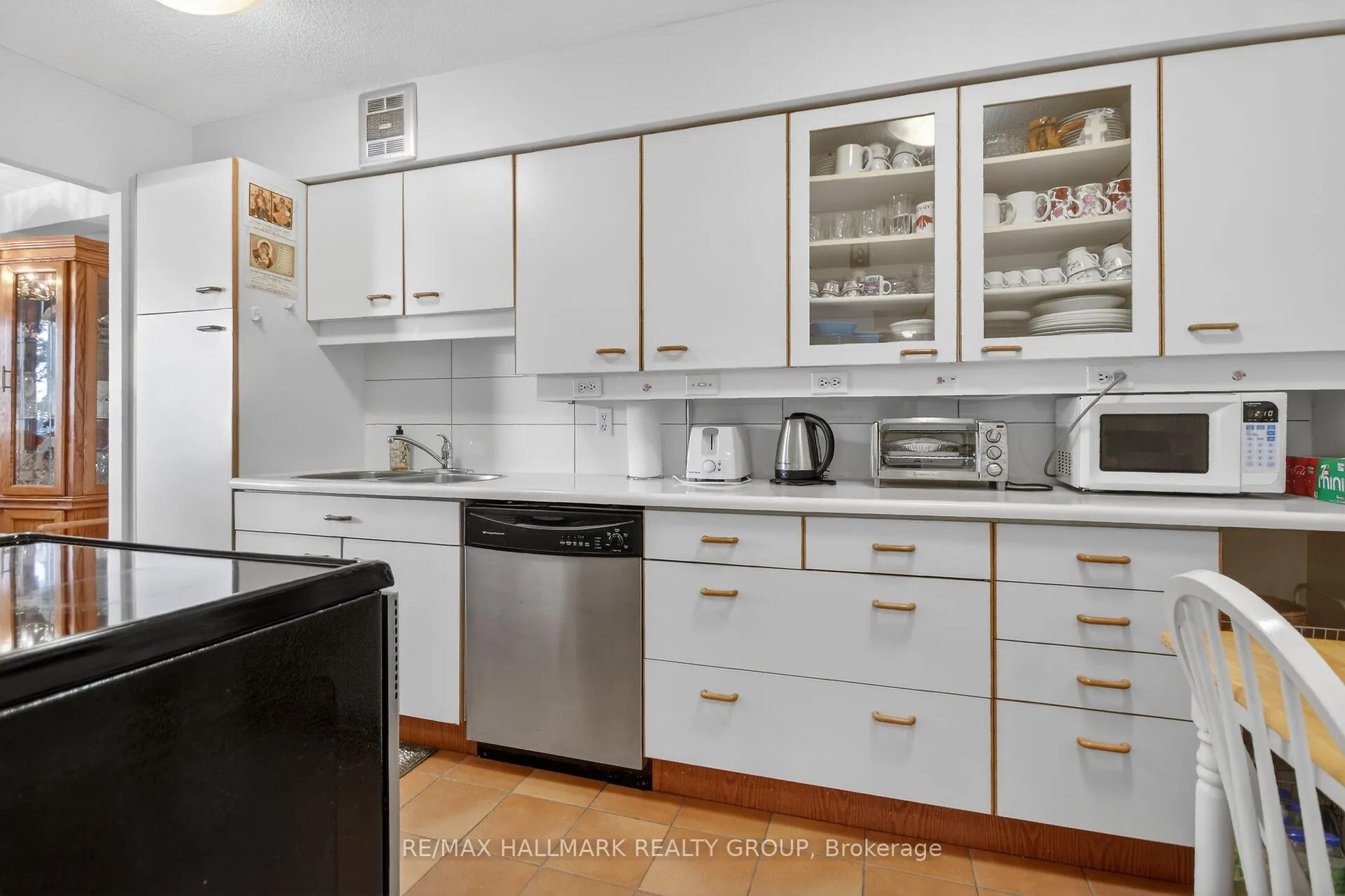 Photo 15 of Unit 407, 2400 Virginia Drive, Ottawa, Guildwood Estates - Urbandale Acres — HOMEH