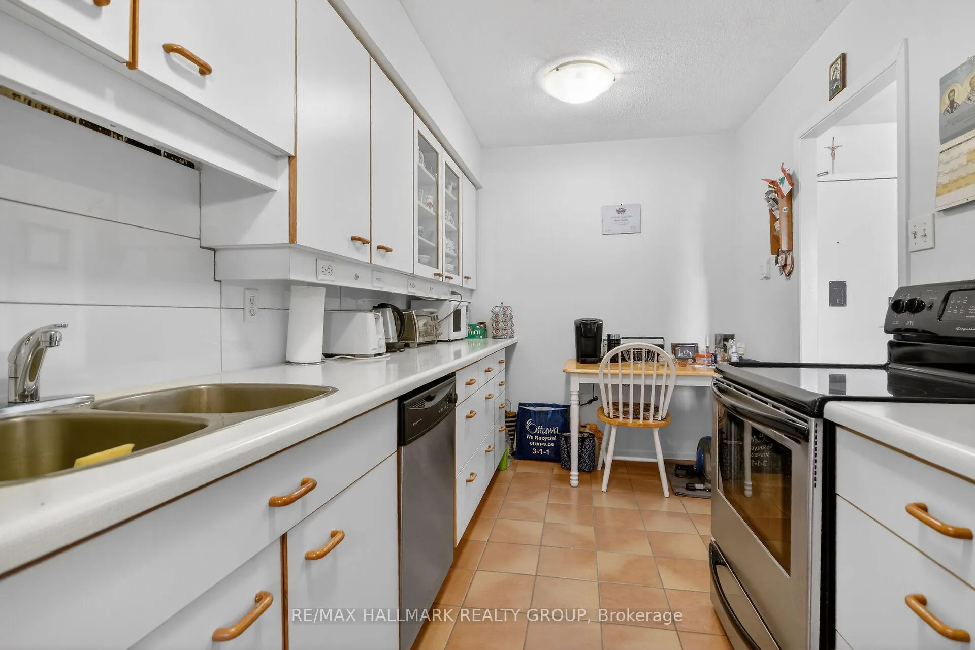Photo 16 of Unit 407, 2400 Virginia Drive, Ottawa, Guildwood Estates - Urbandale Acres — HOMEH