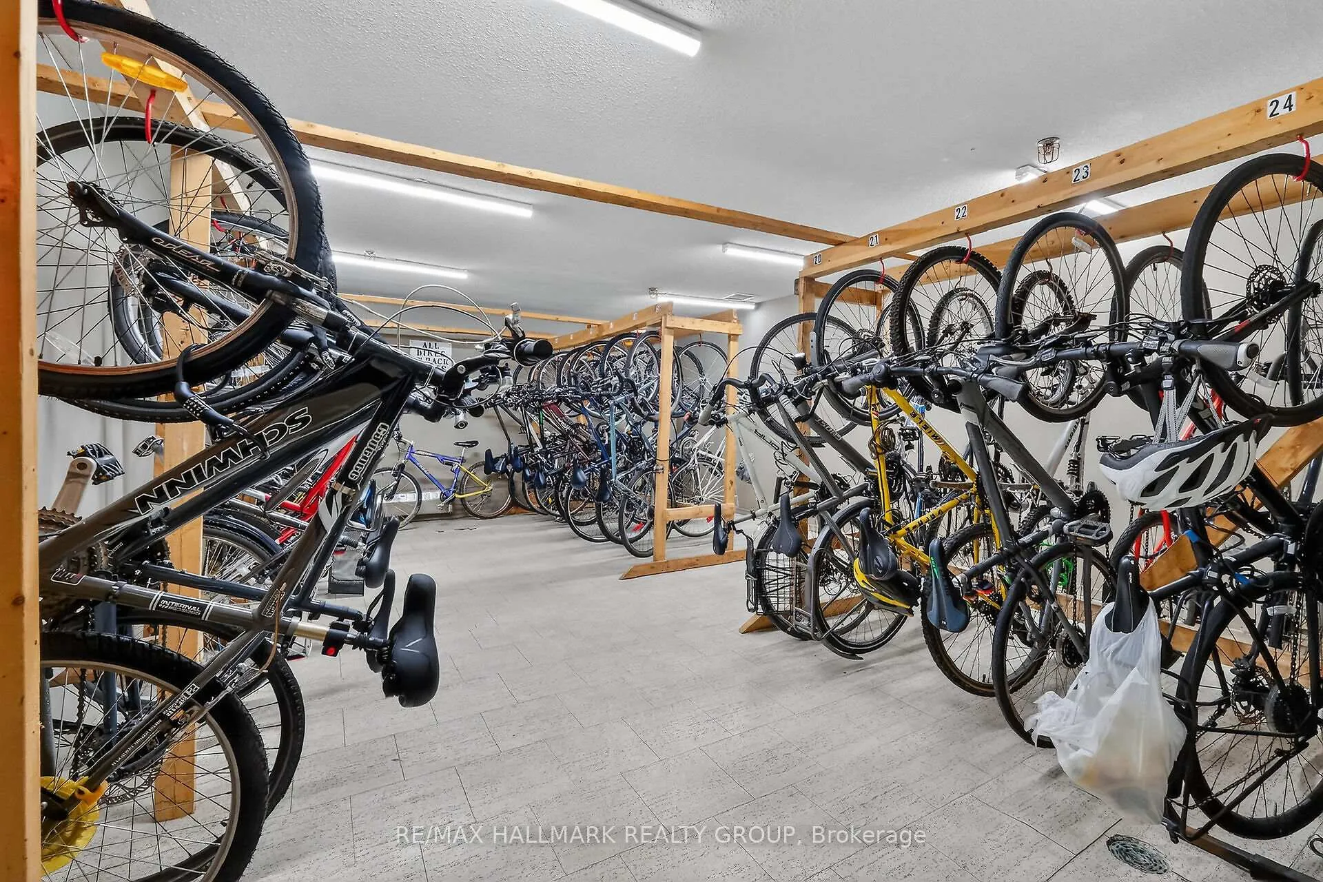 Photo 28 of Unit 407, 2400 Virginia Drive, Ottawa, Guildwood Estates - Urbandale Acres — HOMEH