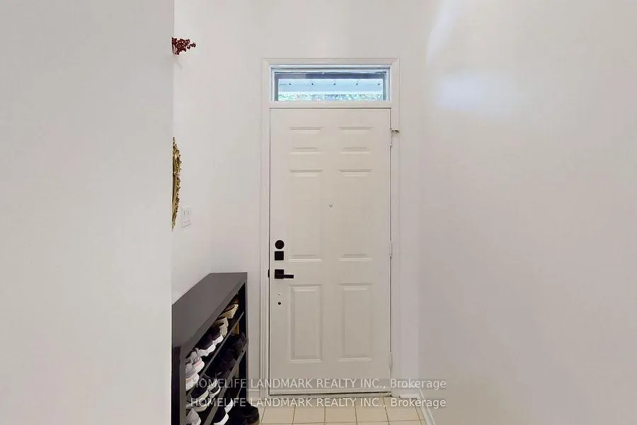 Photo 3 of 32 Coatsworth Crescent, Toronto, Woodbine Corridor — HOMEH