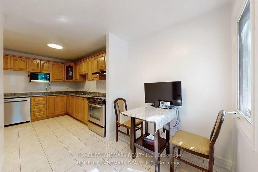 Photo 11 of 32 Coatsworth Crescent, Toronto, Woodbine Corridor — HOMEH