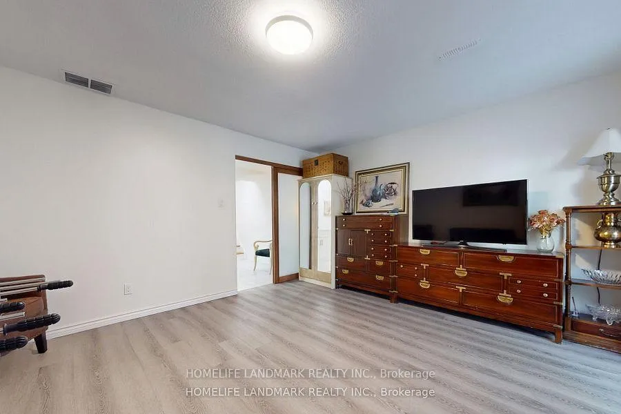 Photo 35 of 32 Coatsworth Crescent, Toronto, Woodbine Corridor — HOMEH