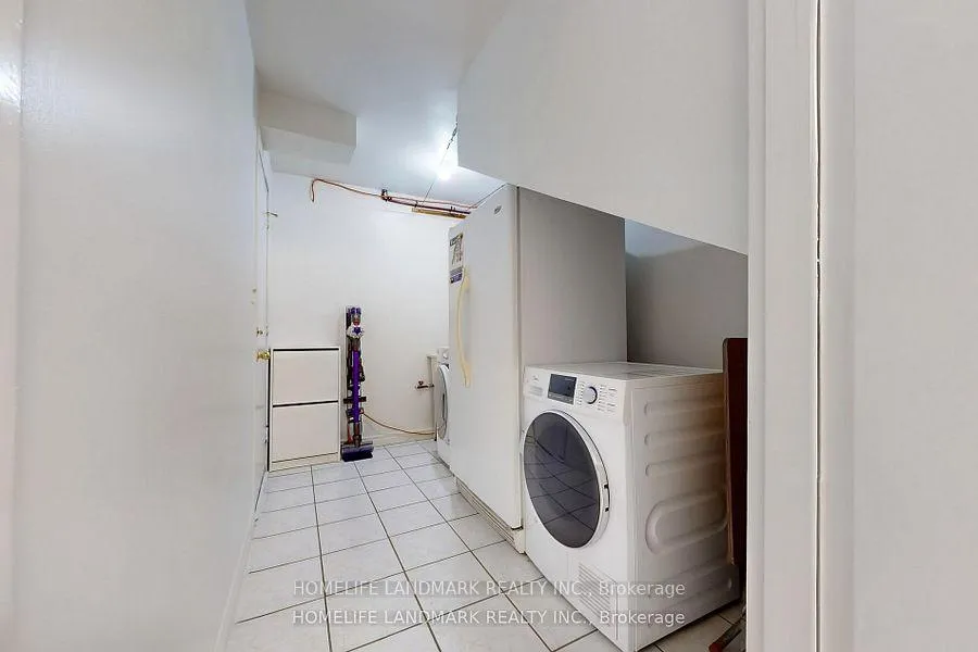 Photo 39 of 32 Coatsworth Crescent, Toronto, Woodbine Corridor — HOMEH