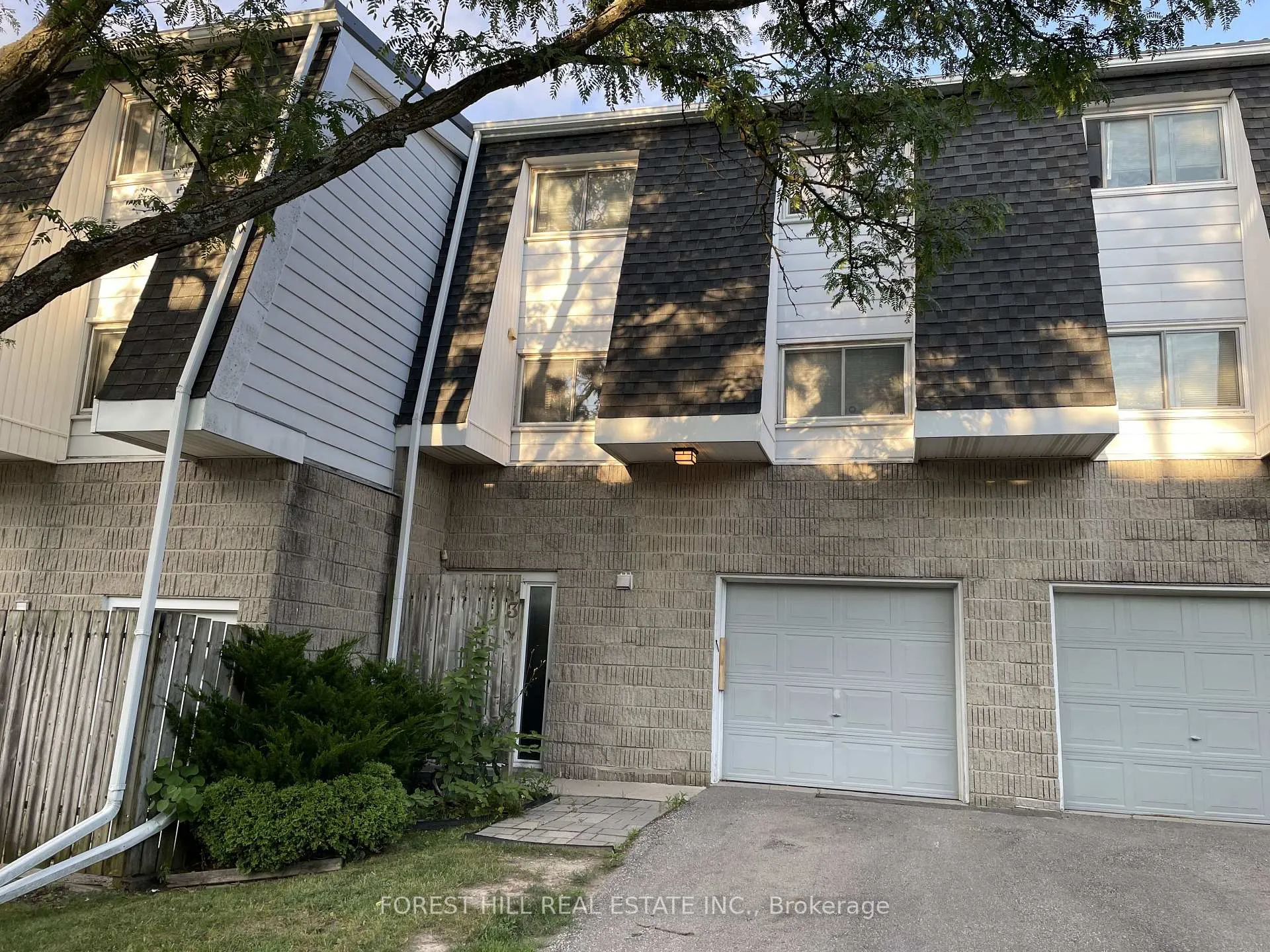 Front of Unit 3, 40 Fairfax Court