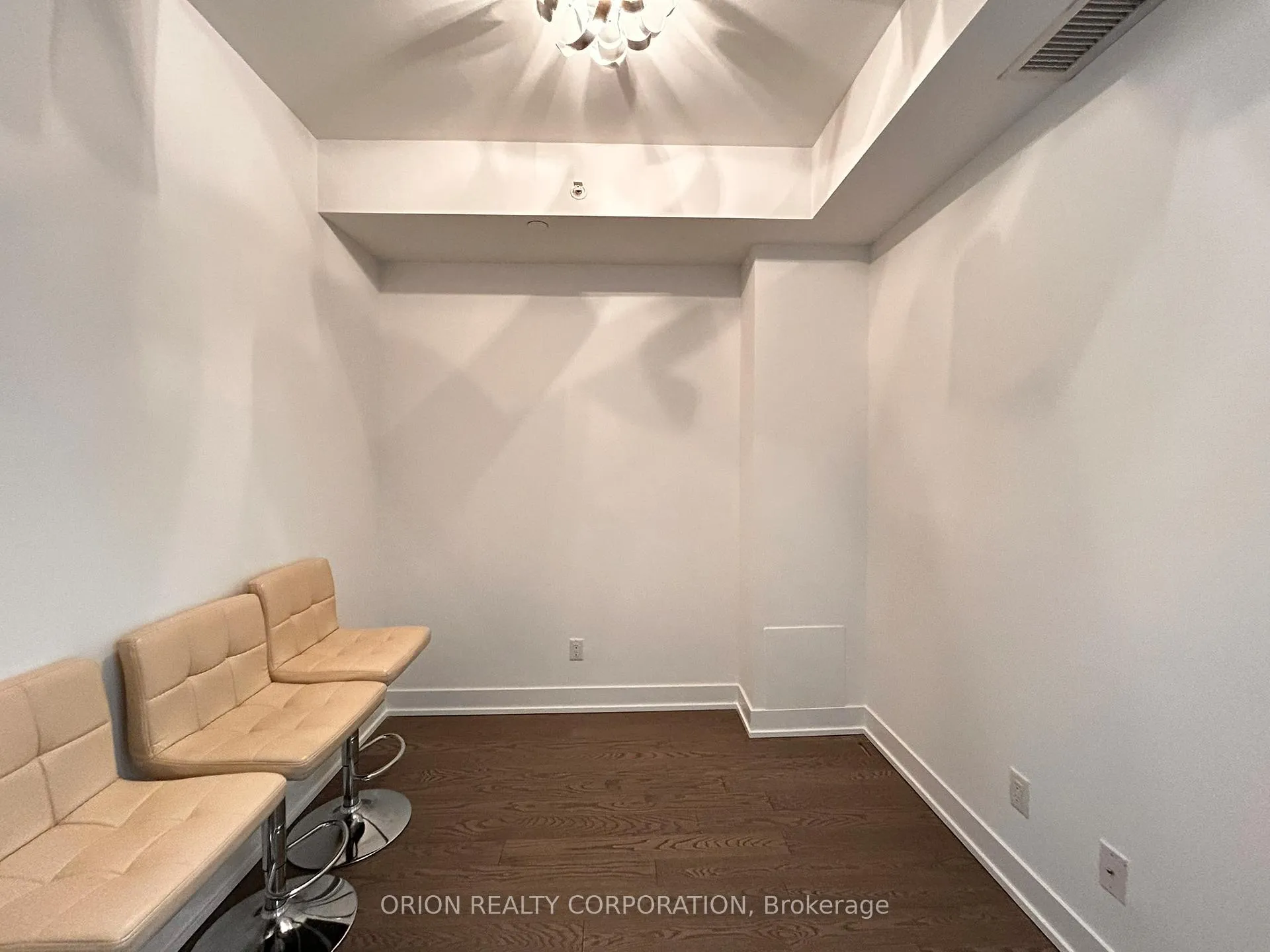 Photo 4 of Unit 1302, 68 Merton Street, Toronto, Mount Pleasant West — HOMEH