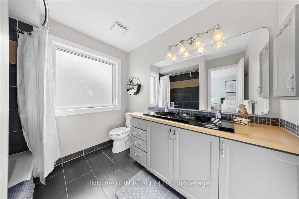 Photo 28 of 4 Sheppard's Glen Avenue, Ottawa, Kanata - Emerald Meadows/Trailwest — HOMEH