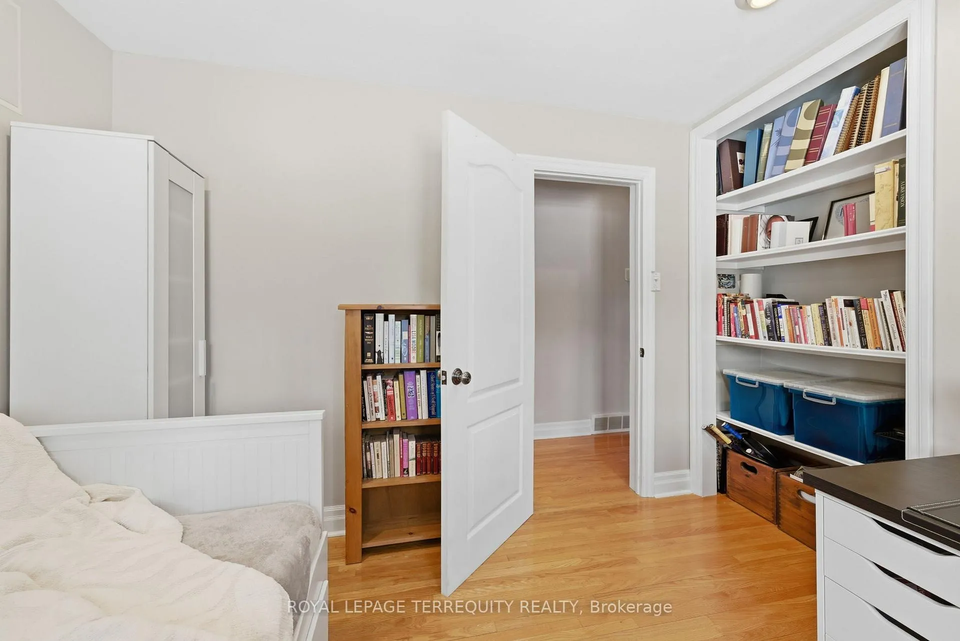 Photo 19 of 116 Centre Street N, Whitby, Downtown Whitby — HOMEH