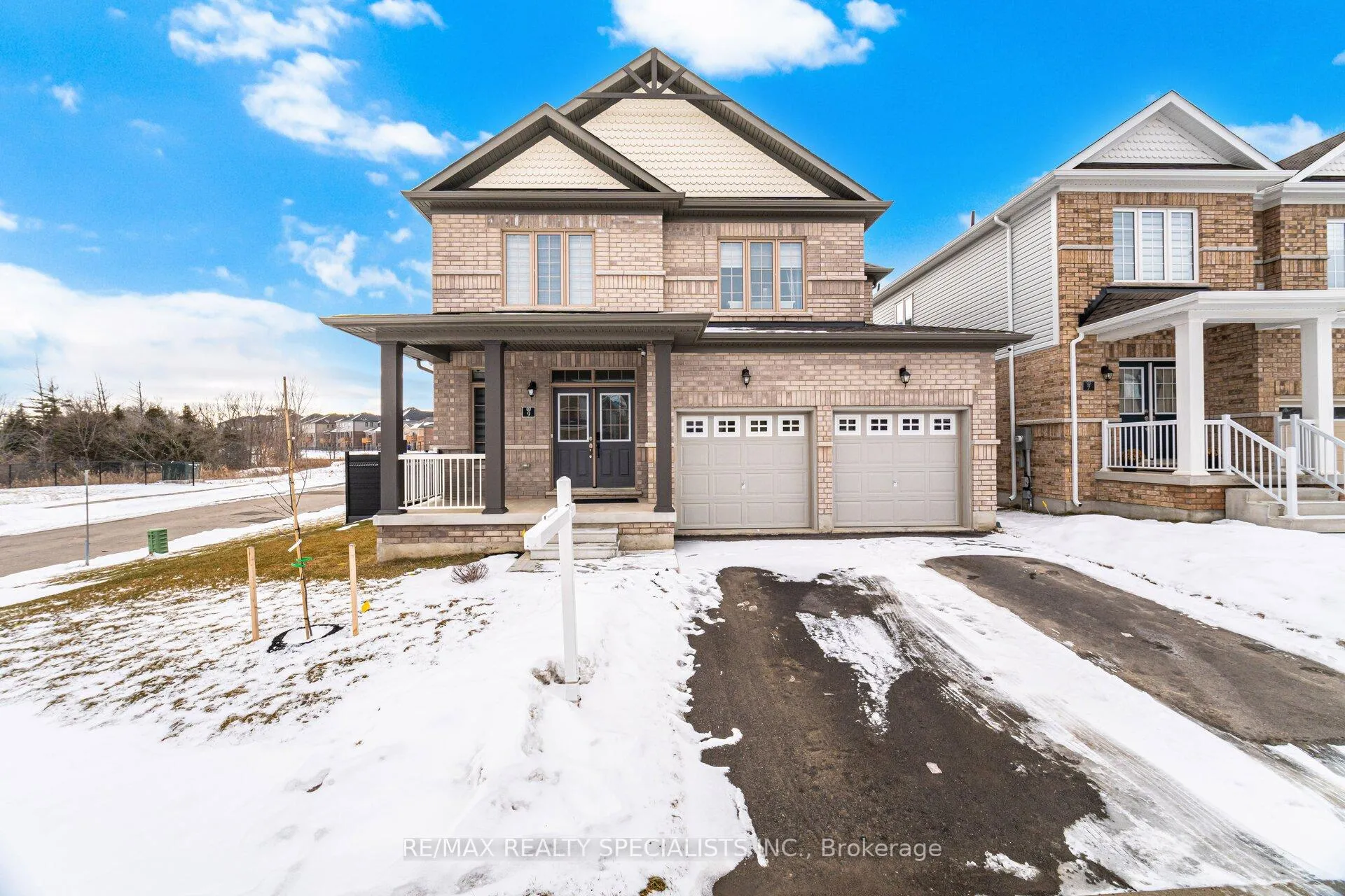 Photo 2 of 9 Gilham Way E, Brant, Paris — HOMEH