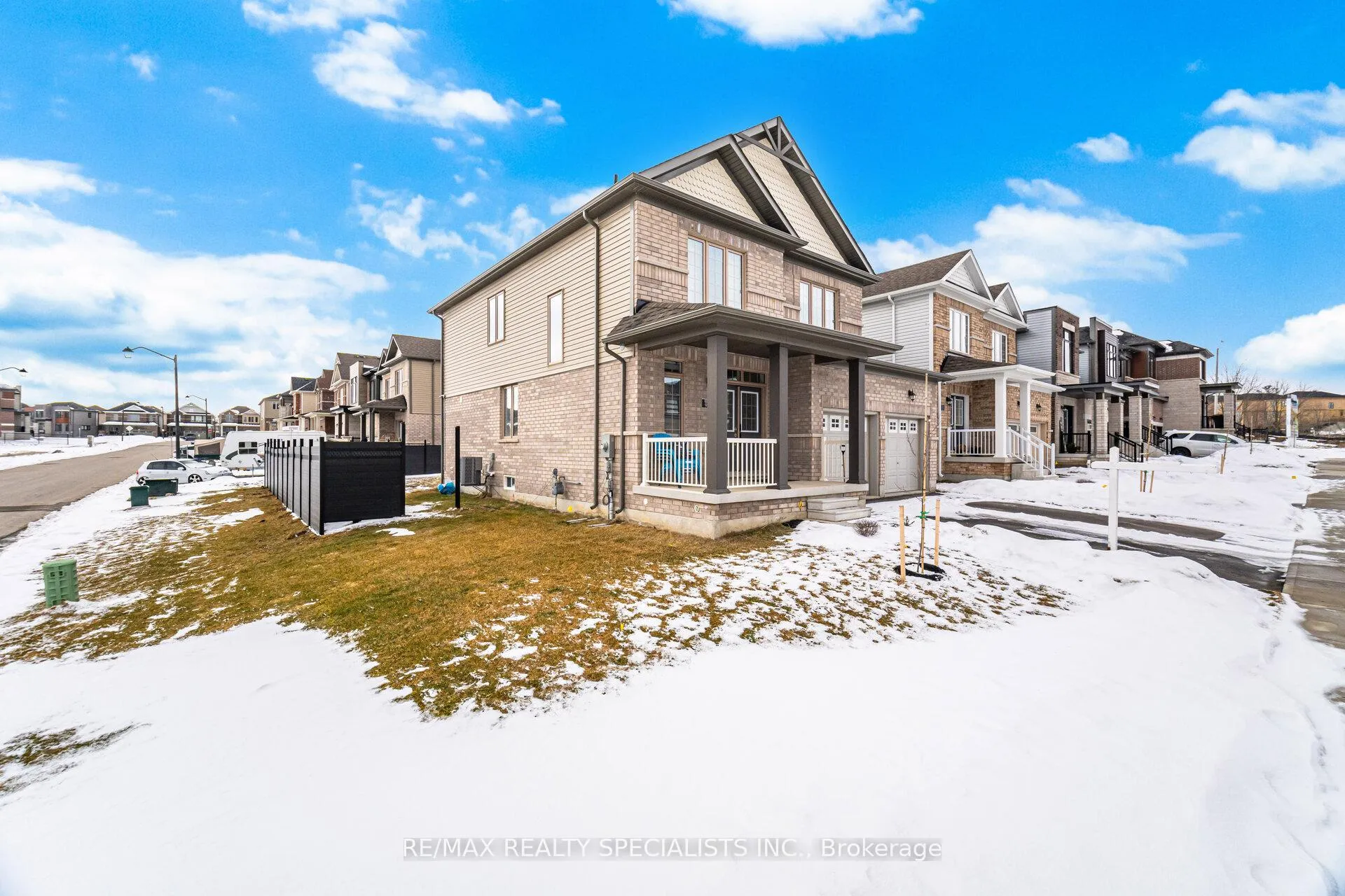 Photo 4 of 9 Gilham Way E, Brant, Paris — HOMEH