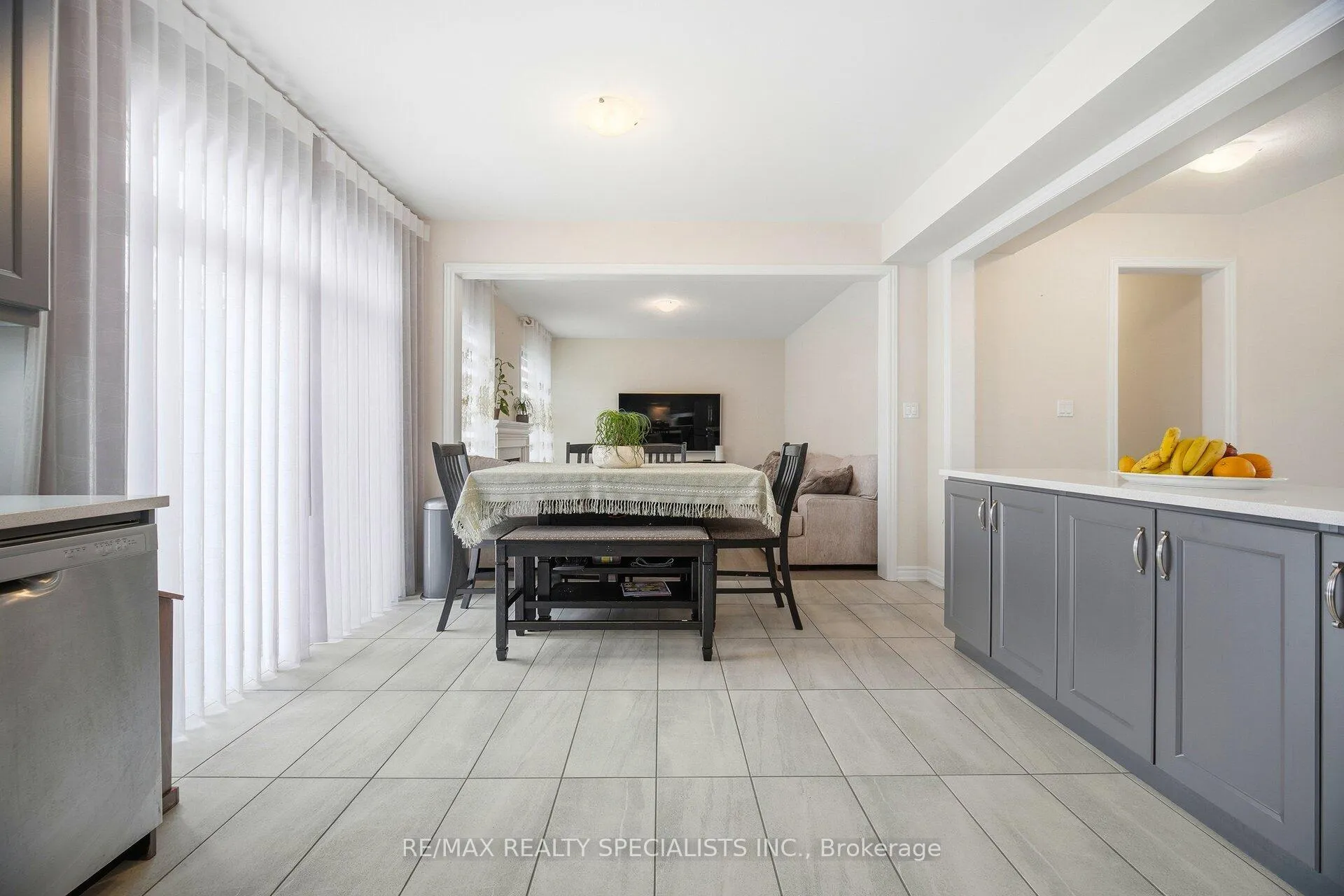 Photo 17 of 9 Gilham Way E, Brant, Paris — HOMEH