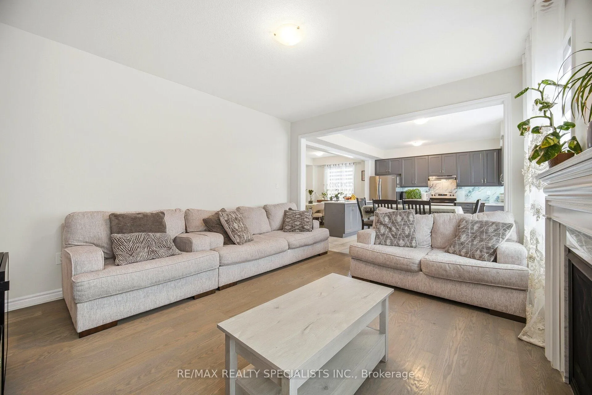Photo 19 of 9 Gilham Way E, Brant, Paris — HOMEH