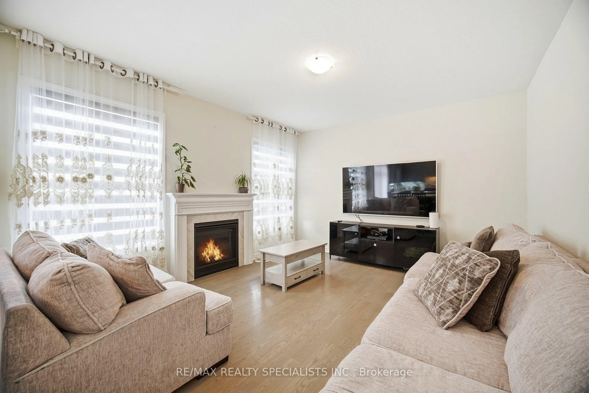 Photo 20 of 9 Gilham Way E, Brant, Paris — HOMEH