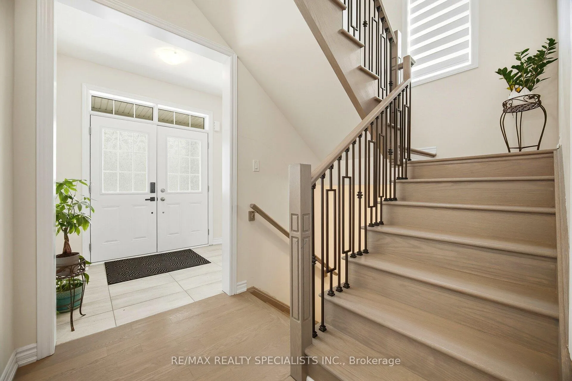 Photo 25 of 9 Gilham Way E, Brant, Paris — HOMEH