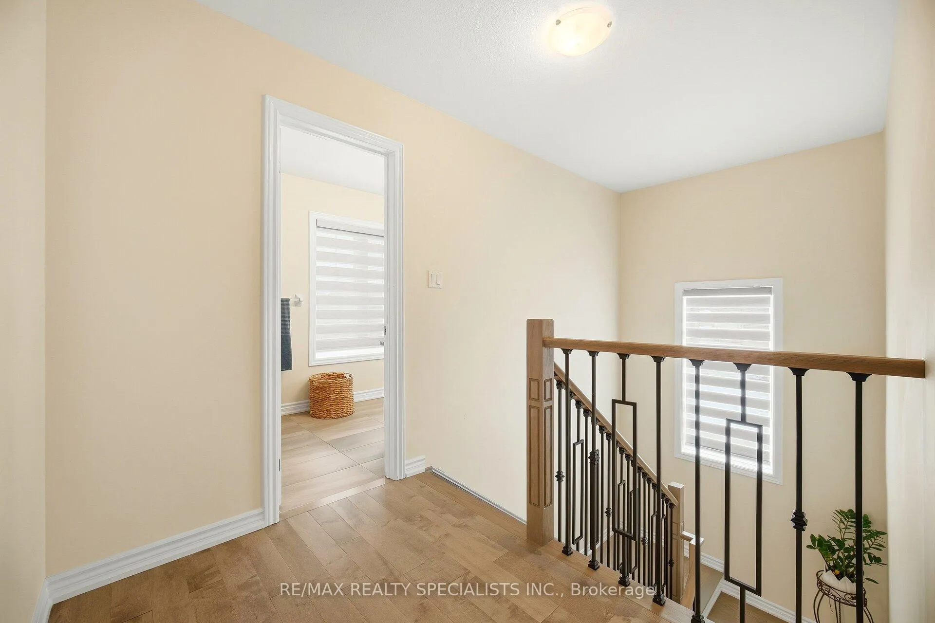 Photo 26 of 9 Gilham Way E, Brant, Paris — HOMEH