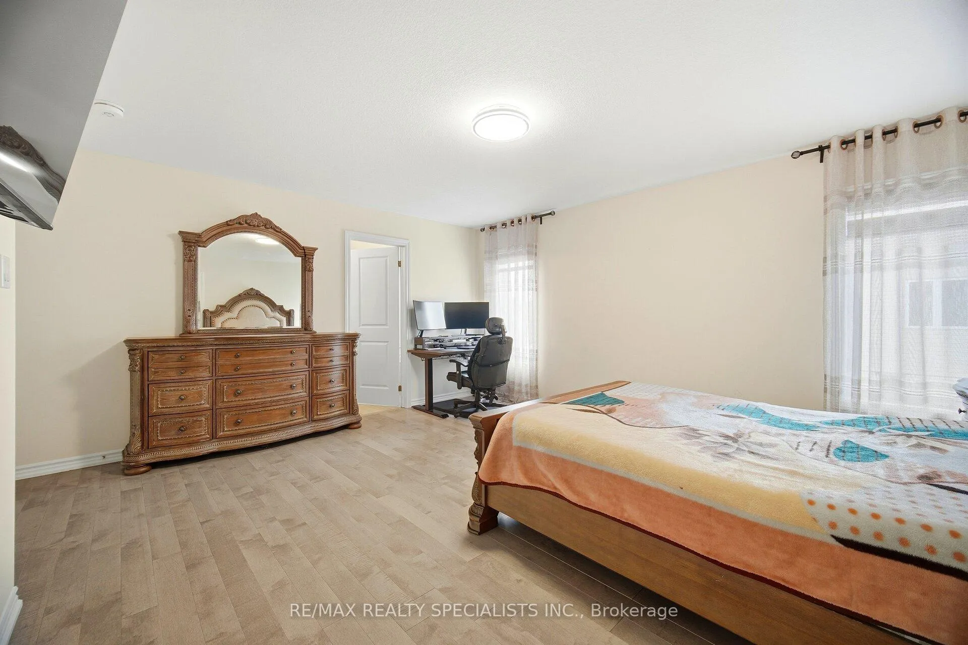 Photo 29 of 9 Gilham Way E, Brant, Paris — HOMEH