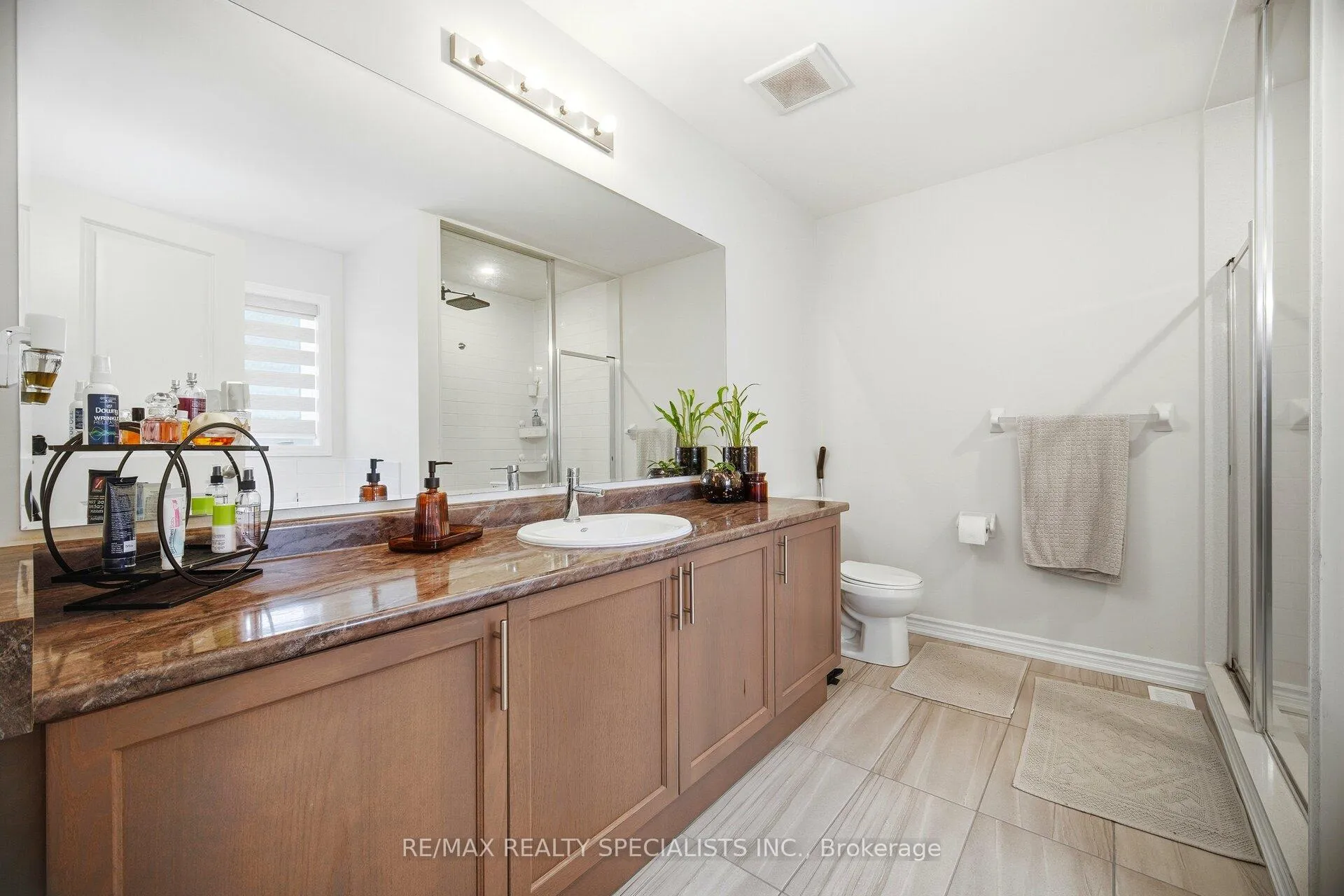 Photo 31 of 9 Gilham Way E, Brant, Paris — HOMEH