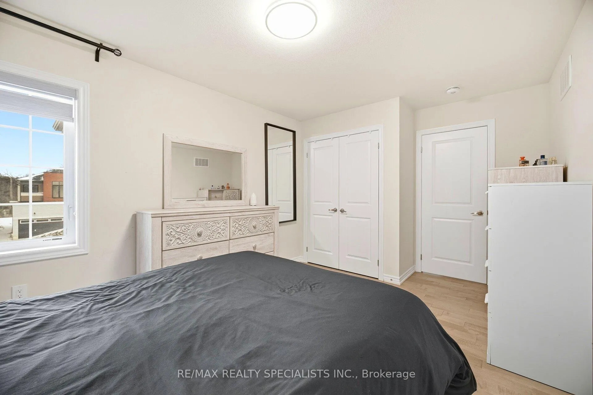Photo 35 of 9 Gilham Way E, Brant, Paris — HOMEH
