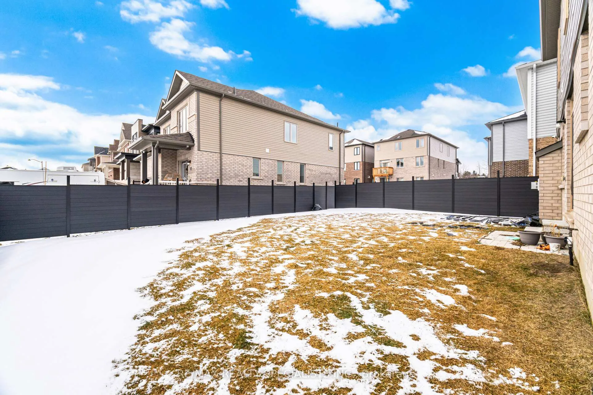 Photo 44 of 9 Gilham Way E, Brant, Paris — HOMEH