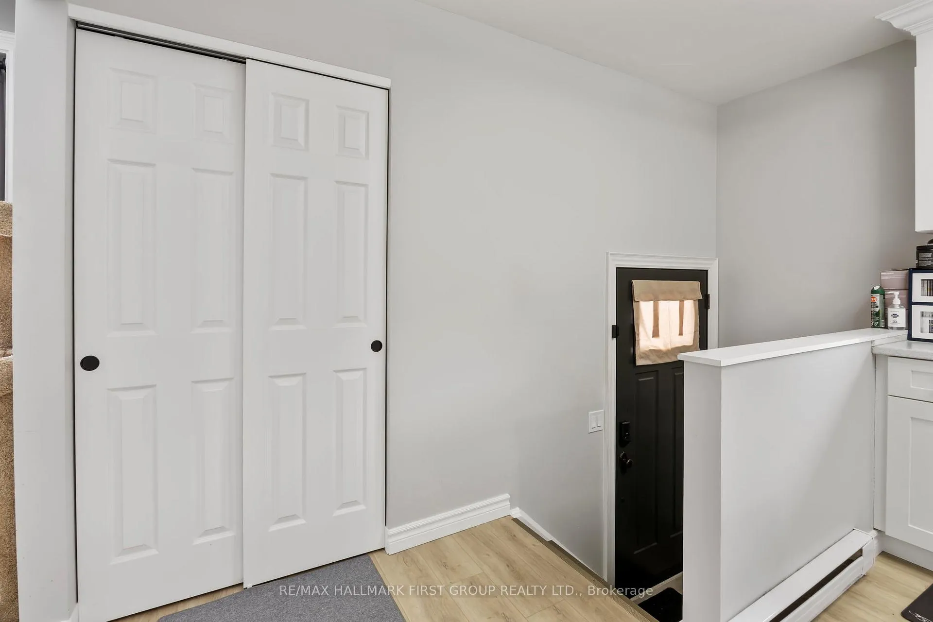 Photo 3 of Unit Upper Level, 1014 Renaissance Drive, Oshawa, Lakeview — HOMEH