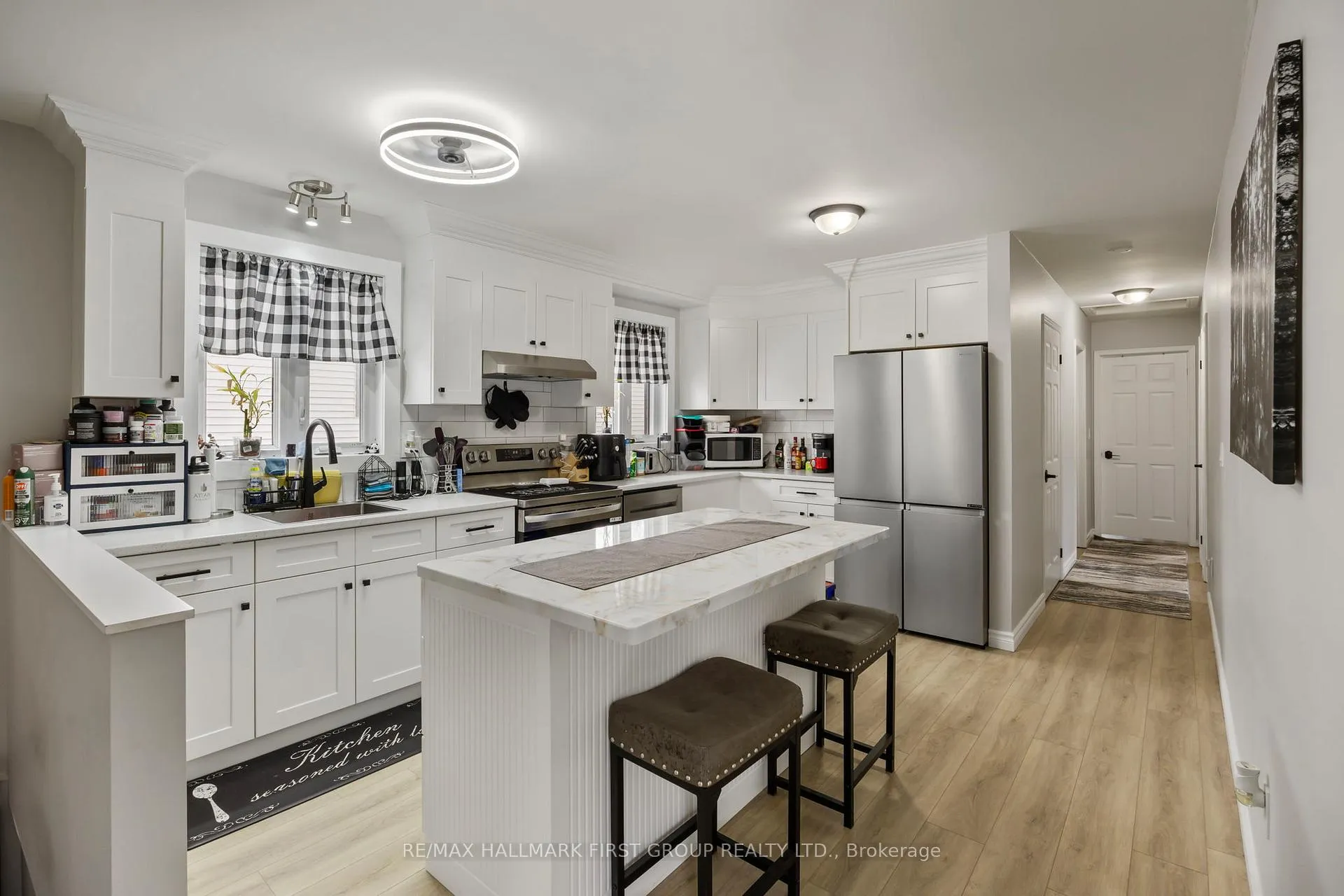 Photo 4 of Unit Upper Level, 1014 Renaissance Drive, Oshawa, Lakeview — HOMEH