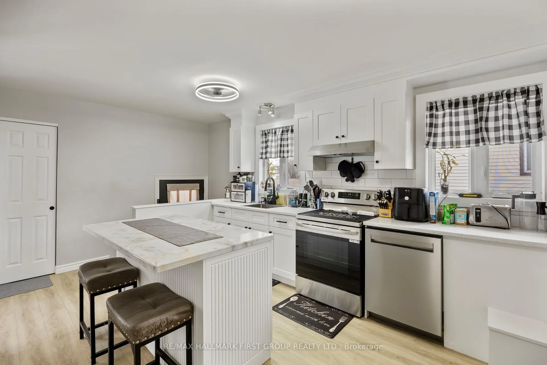Photo 6 of Unit Upper Level, 1014 Renaissance Drive, Oshawa, Lakeview — HOMEH