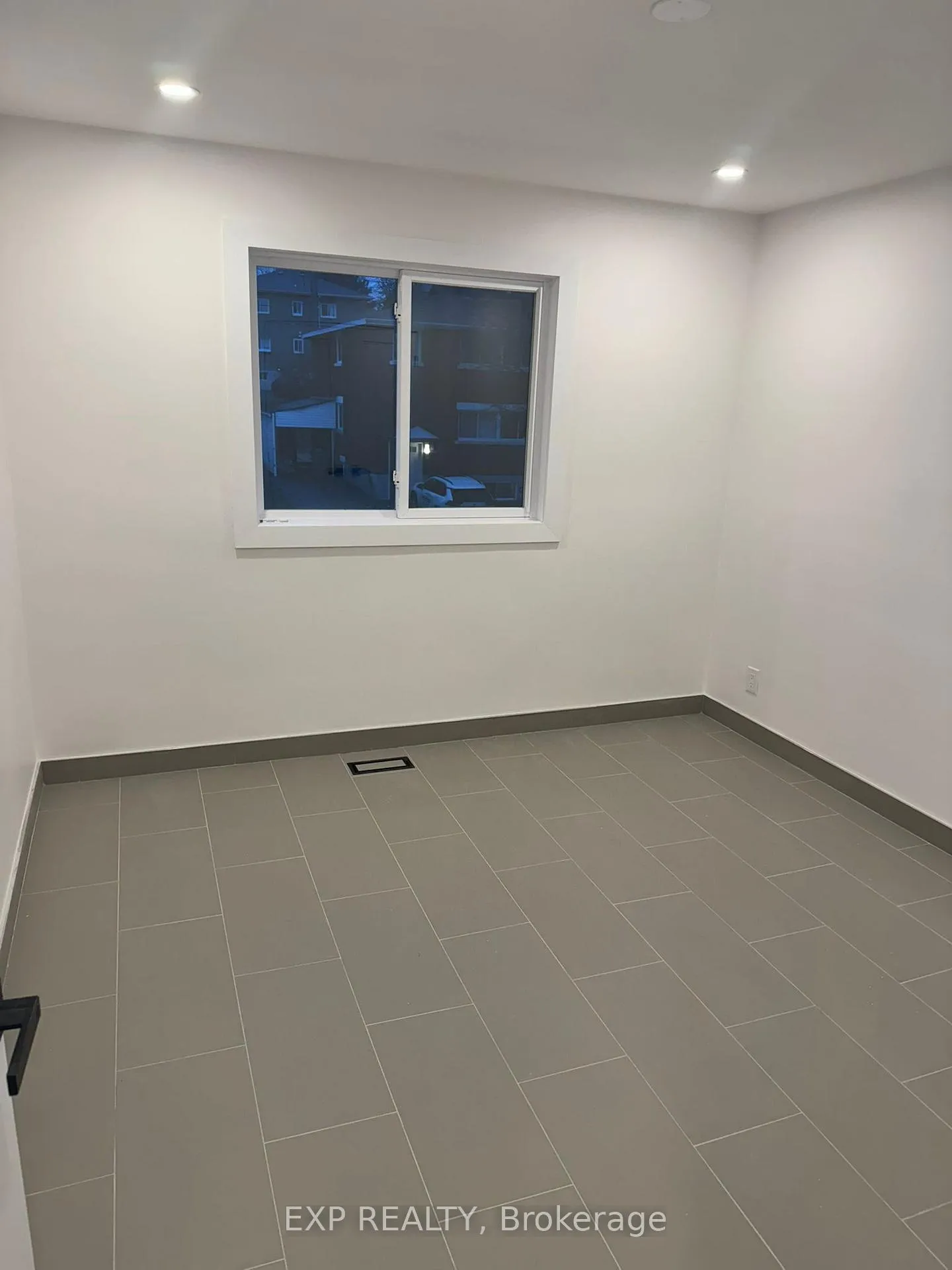 Photo 4 of Unit 1, 2434 Clover Street, Ottawa, Heron Park — HOMEH