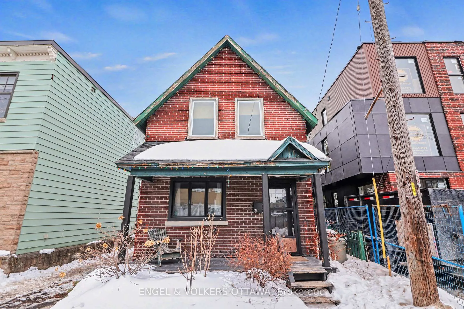 Front of 86 Pinhey Street