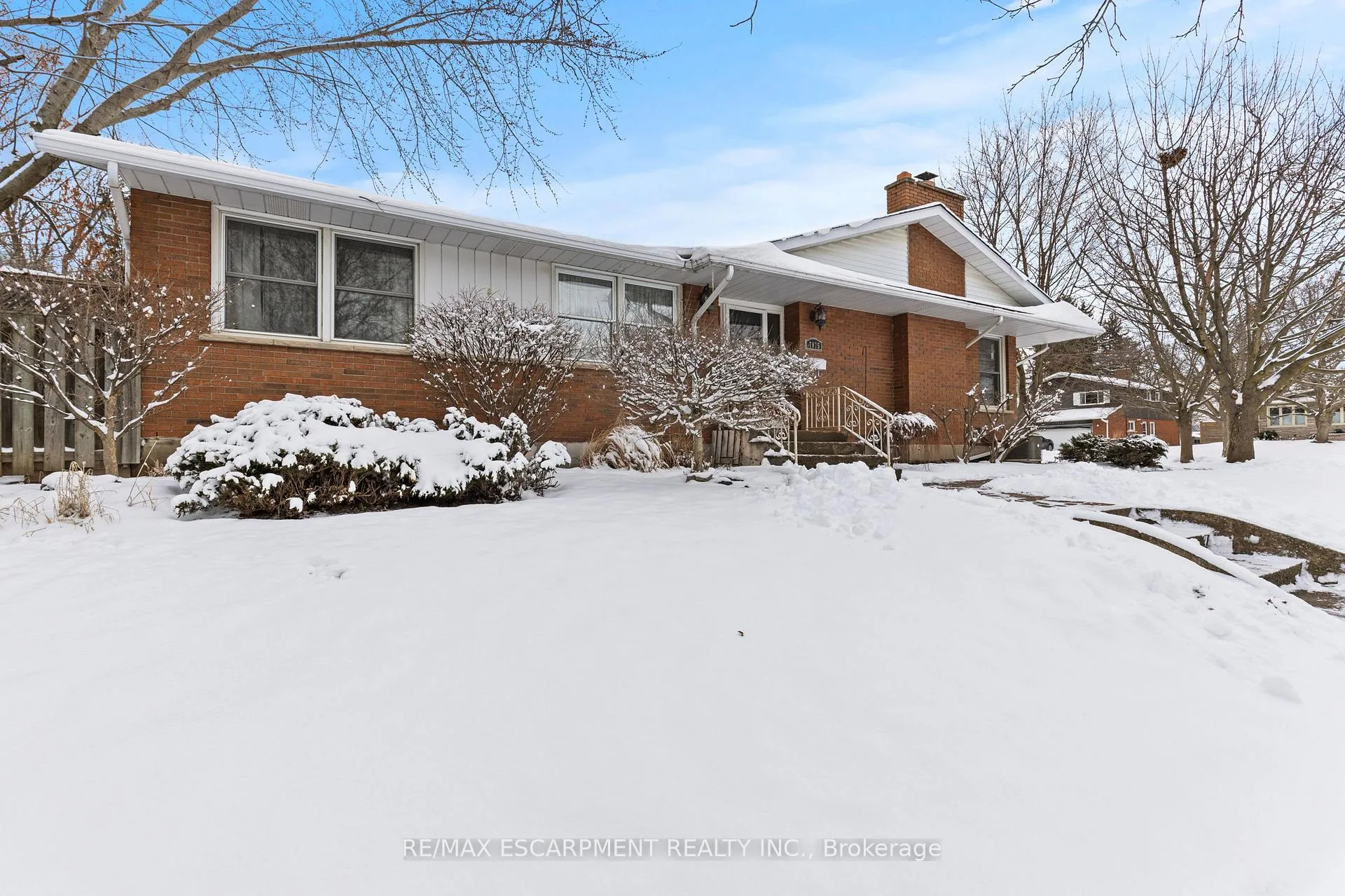 Photo 4 of 7075 Waterloo Drive, Niagara Falls, Casey — HOMEH