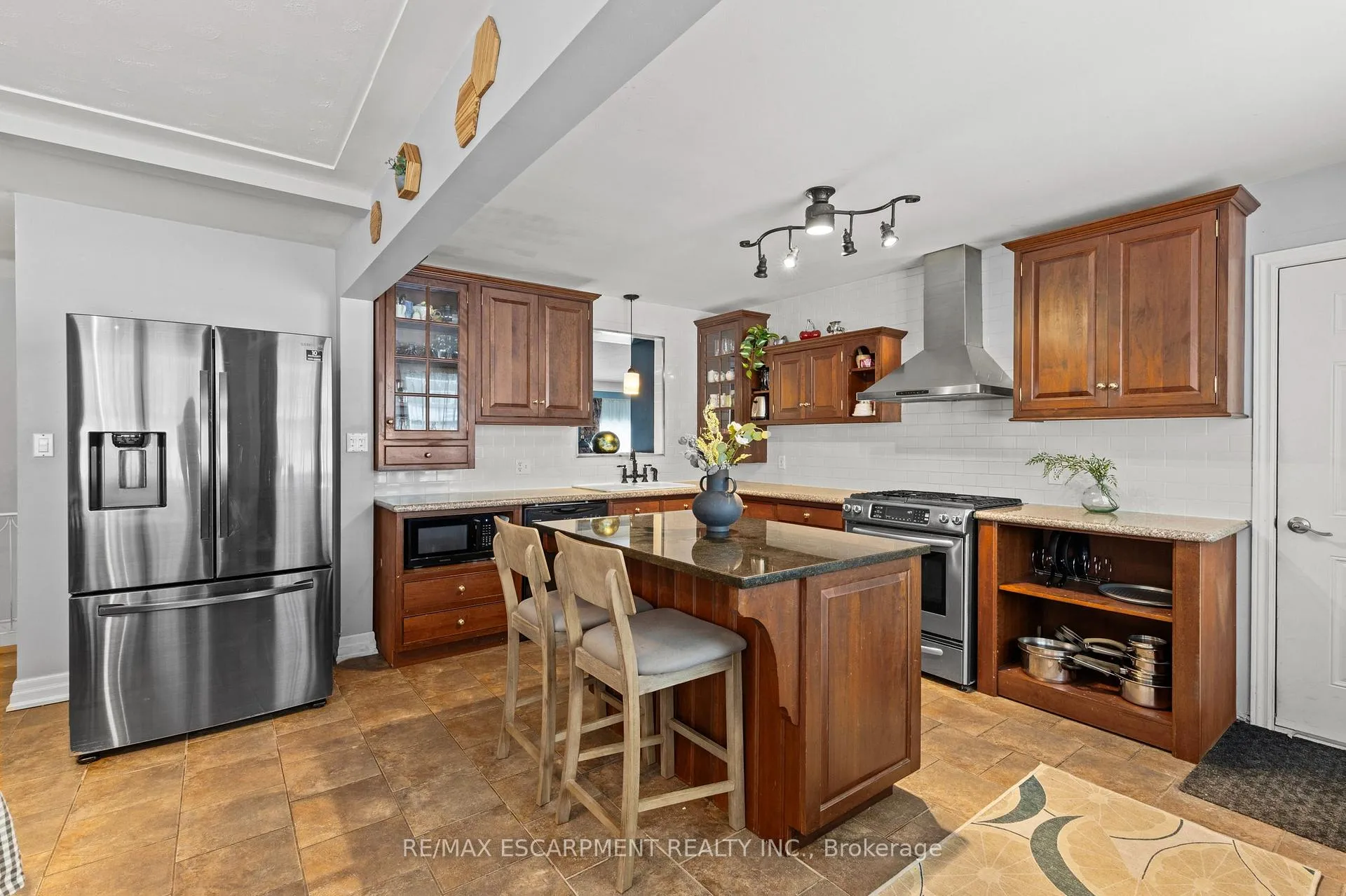 Photo 14 of 7075 Waterloo Drive, Niagara Falls, Casey — HOMEH