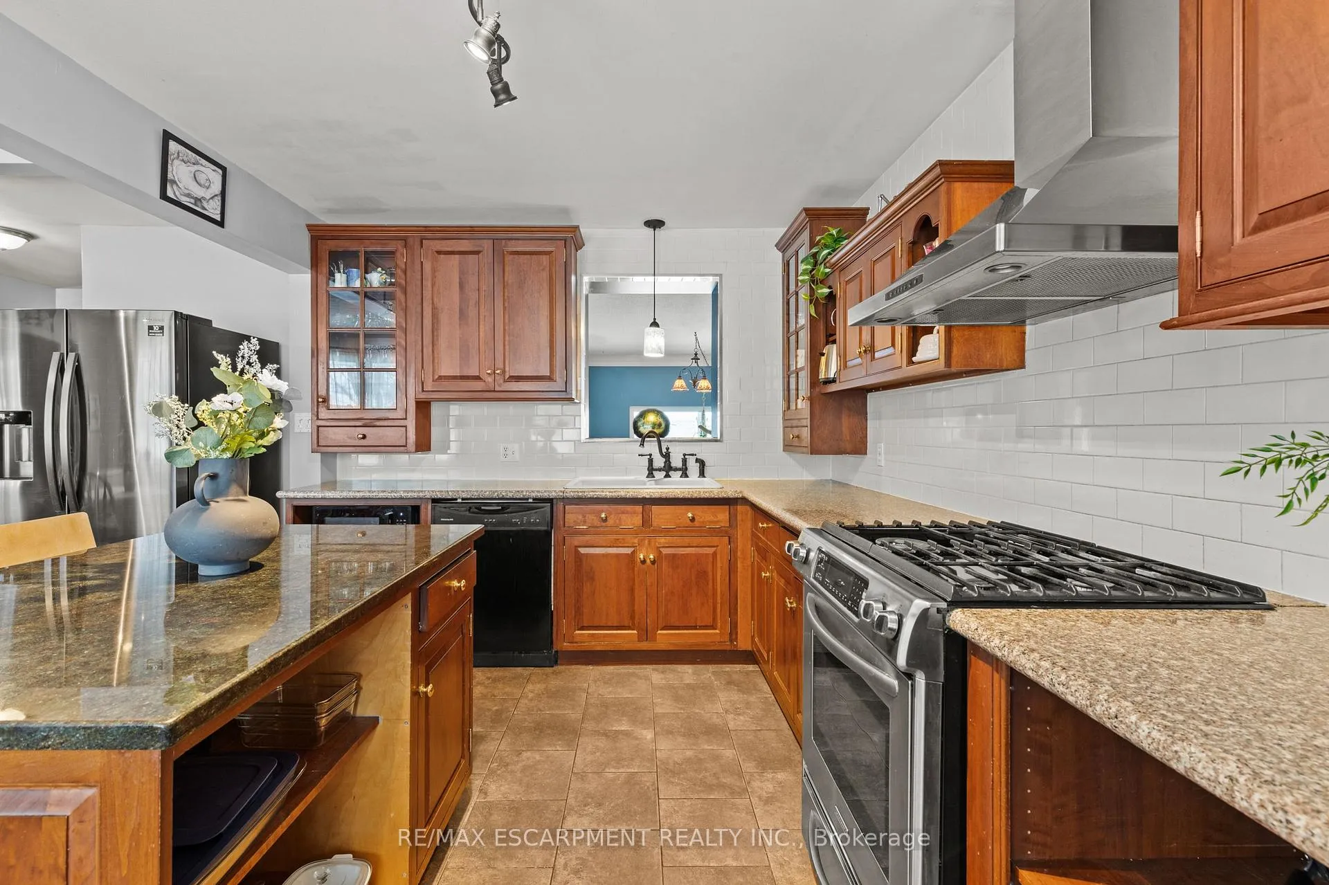 Photo 16 of 7075 Waterloo Drive, Niagara Falls, Casey — HOMEH