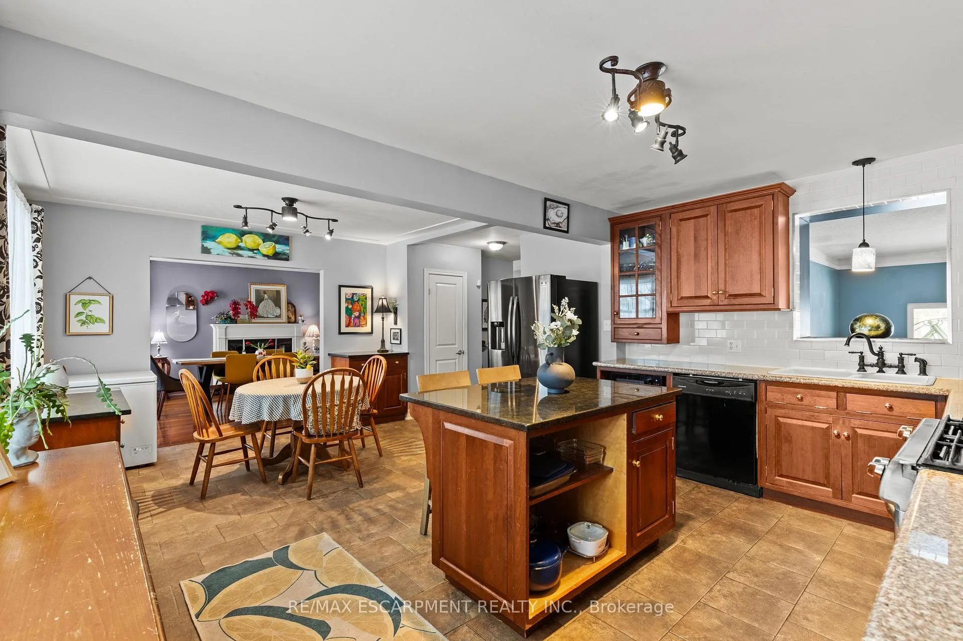 Photo 17 of 7075 Waterloo Drive, Niagara Falls, Casey — HOMEH