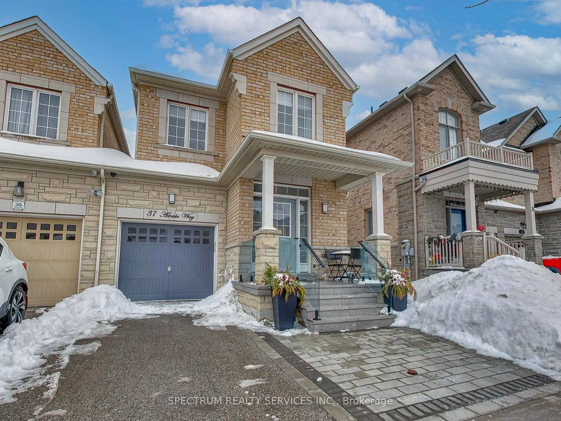 Front of 37 Alexie Way