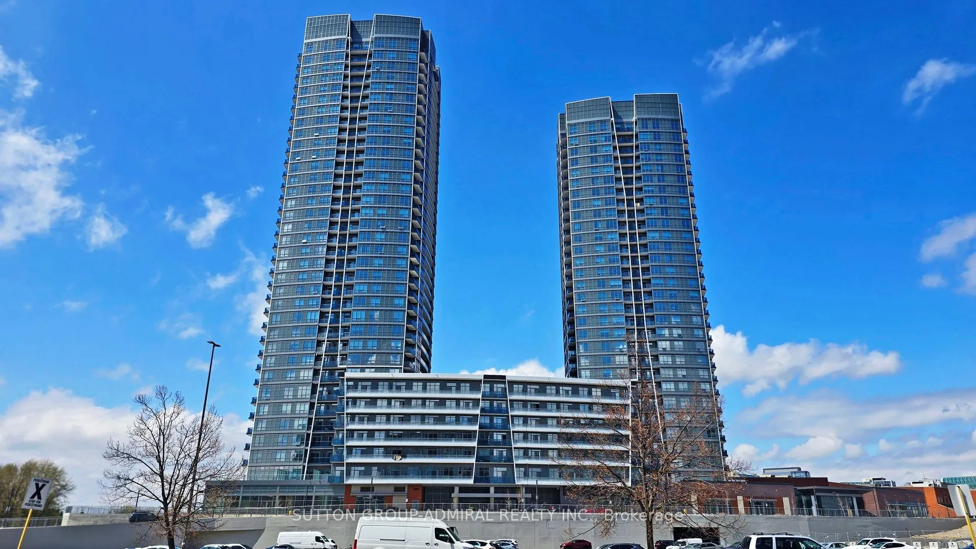Photo 1 of Unit B-325, 50 Upper Mall Way, Vaughan, Brownridge — HOMEH