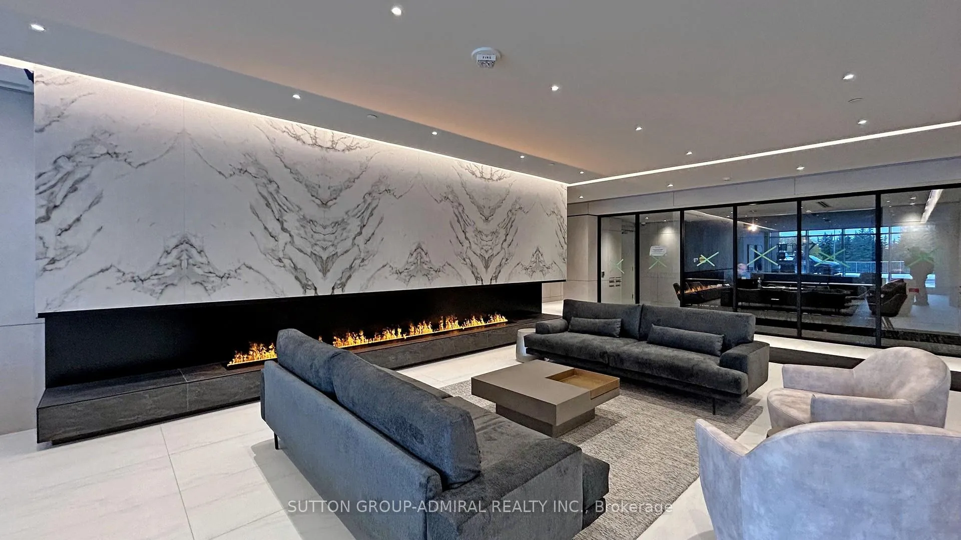 Photo 3 of Unit B-325, 50 Upper Mall Way, Vaughan, Brownridge — HOMEH