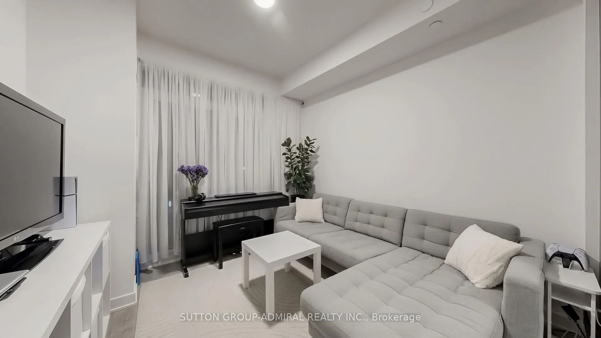 Photo 6 of Unit B-325, 50 Upper Mall Way, Vaughan, Brownridge — HOMEH