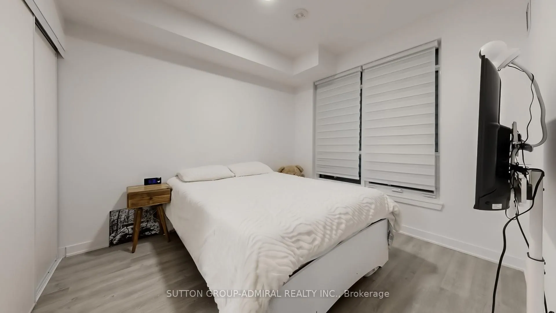 Photo 10 of Unit B-325, 50 Upper Mall Way, Vaughan, Brownridge — HOMEH