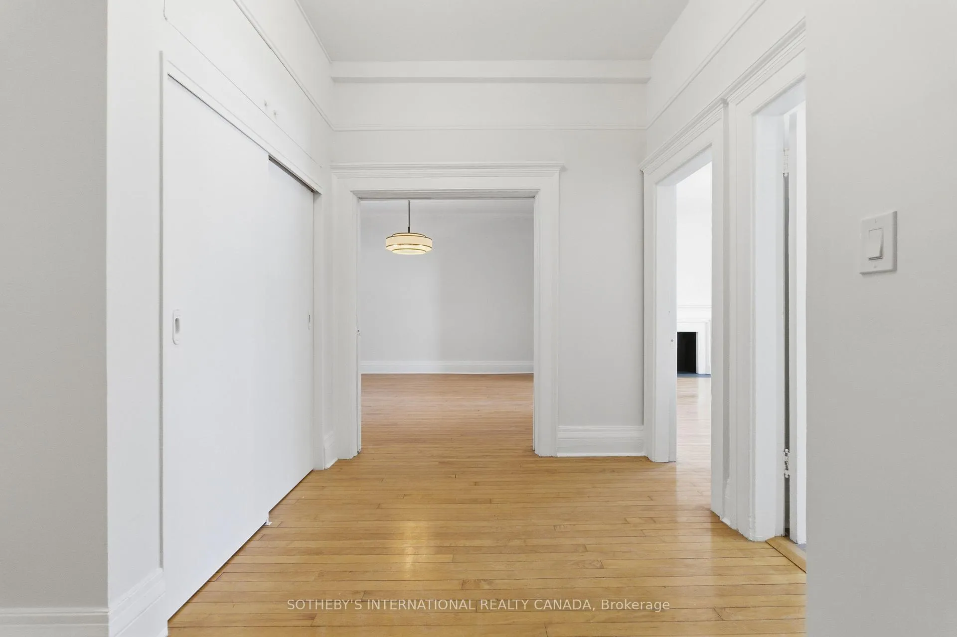 Photo 5 of Unit 9, 45 Spadina Road, Toronto, The Annex — HOMEH