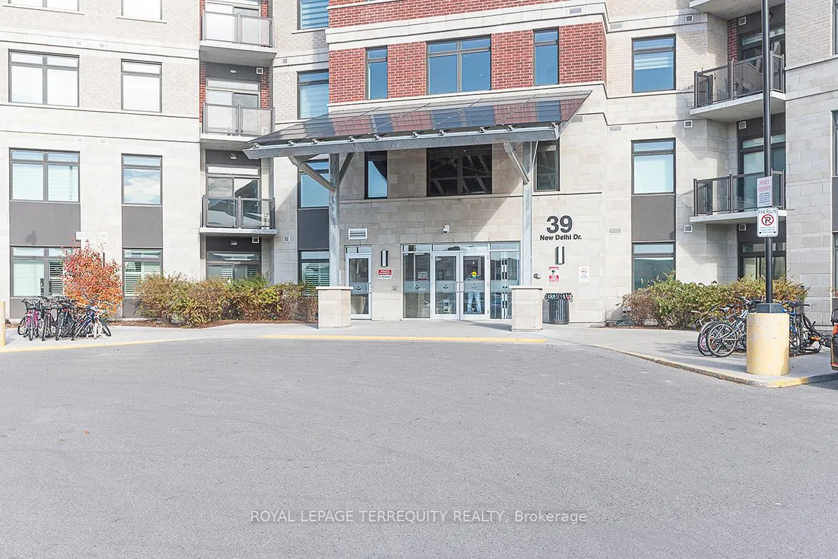 Photo 3 of Unit 616, 39 New Delhi Drive, Markham, Cedarwood — HOMEH
