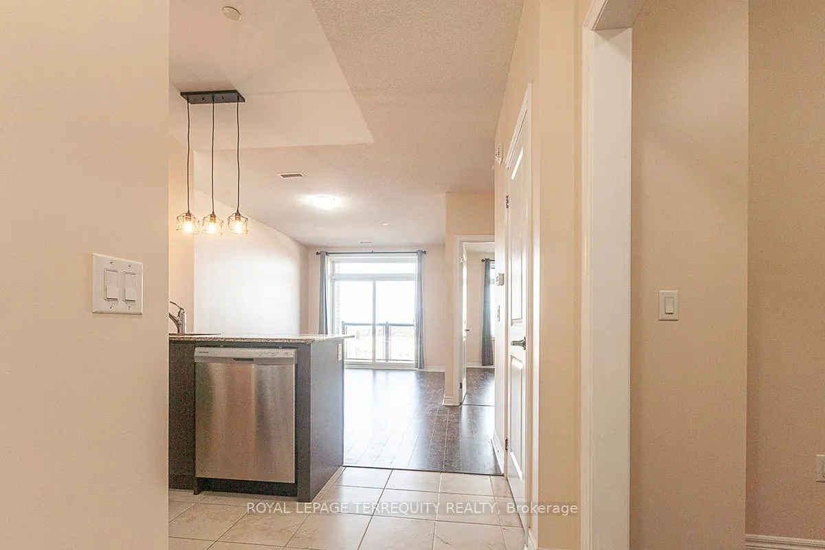 Photo 6 of Unit 616, 39 New Delhi Drive, Markham, Cedarwood — HOMEH