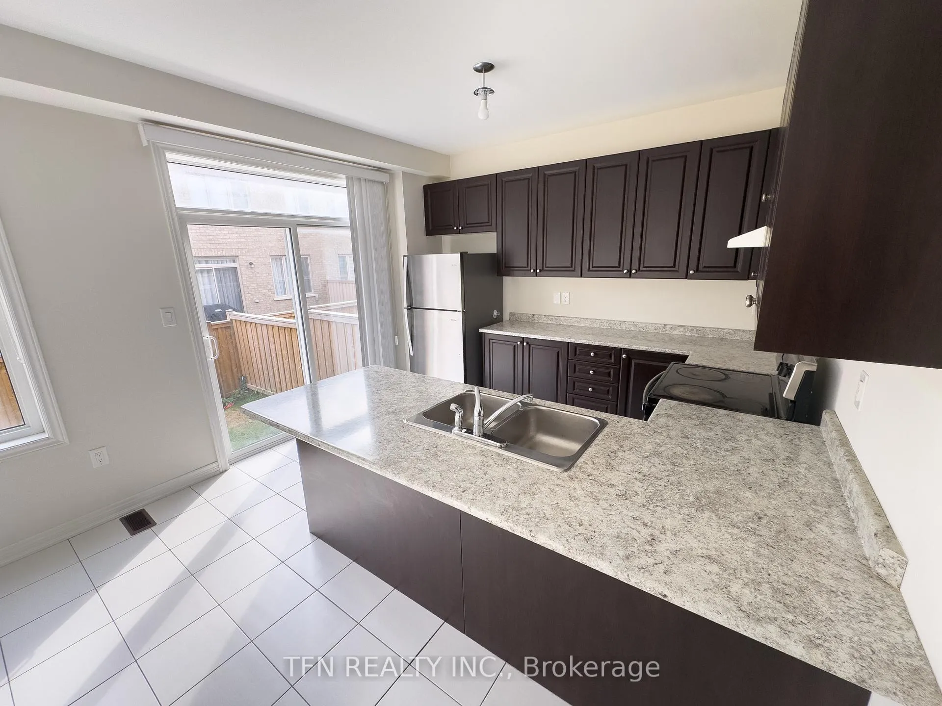 Photo 8 of 48 Boathouse Road N, Brampton, Northwest Brampton — HOMEH