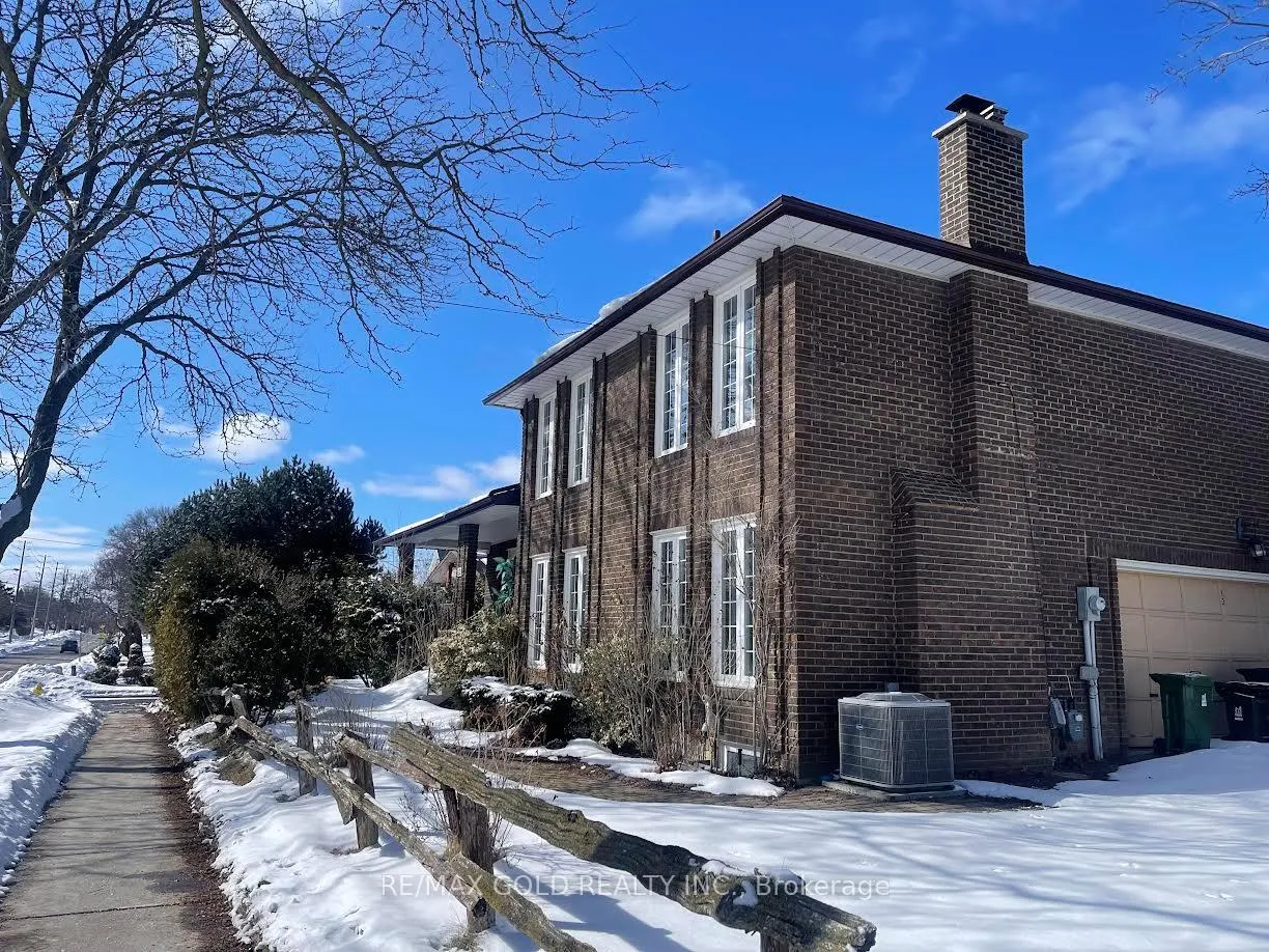 Photo 1 of 12 Kingsview Boulevard, Etobicoke, Kingsview Village-The Westway — HOMEH