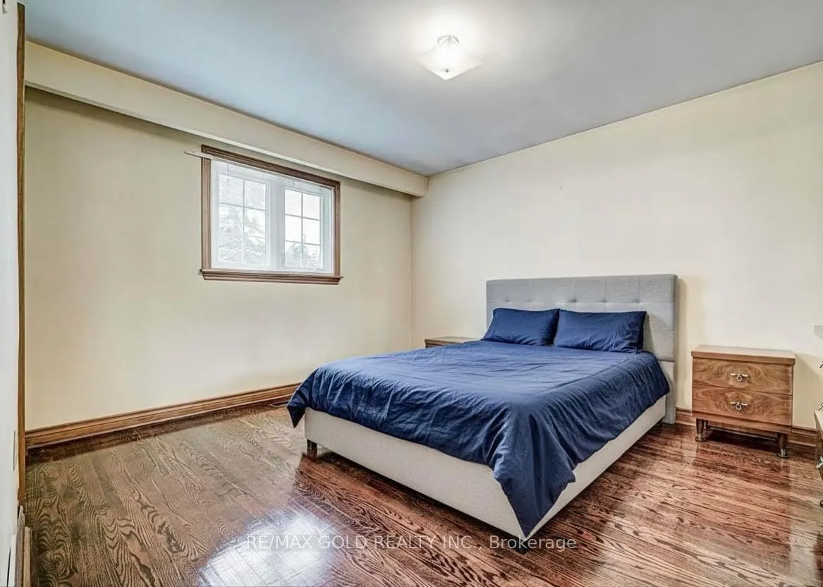 Photo 11 of 12 Kingsview Boulevard, Etobicoke, Kingsview Village-The Westway — HOMEH